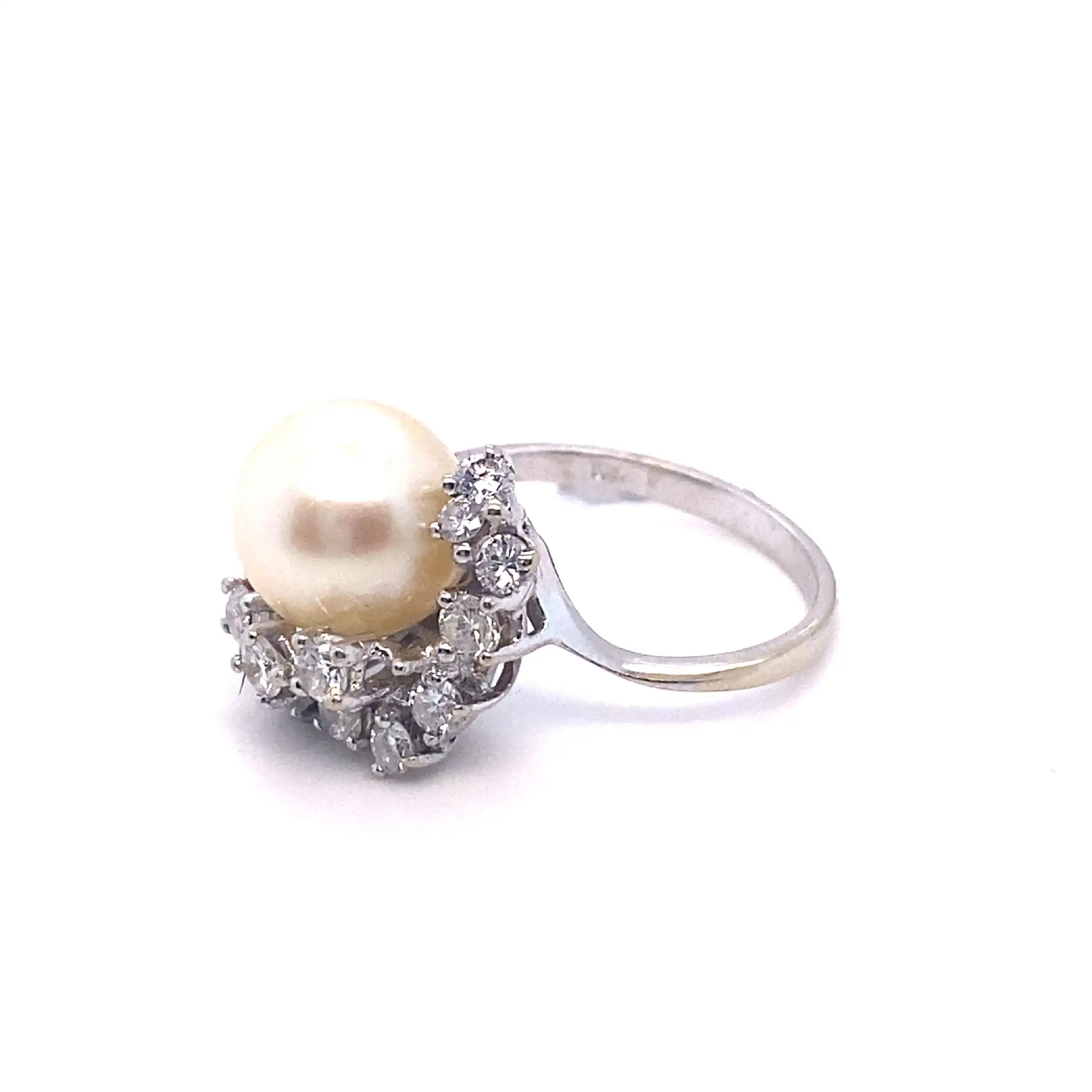 Ring Weißgold mit Perle und Brillanten Ring Weißgold mit Perle und Brillanten