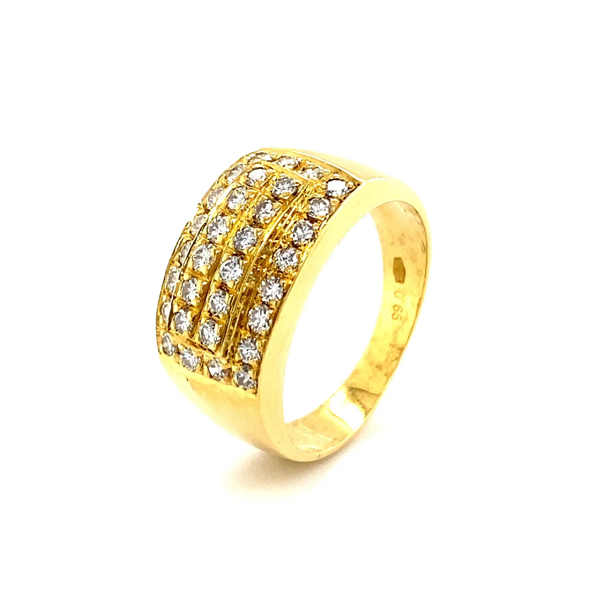 Ring Gelbgold mit Brillanten, graviert mit 0,65ct. Ring Gelbgold mit Brillanten, graviert mit 0,65ct.