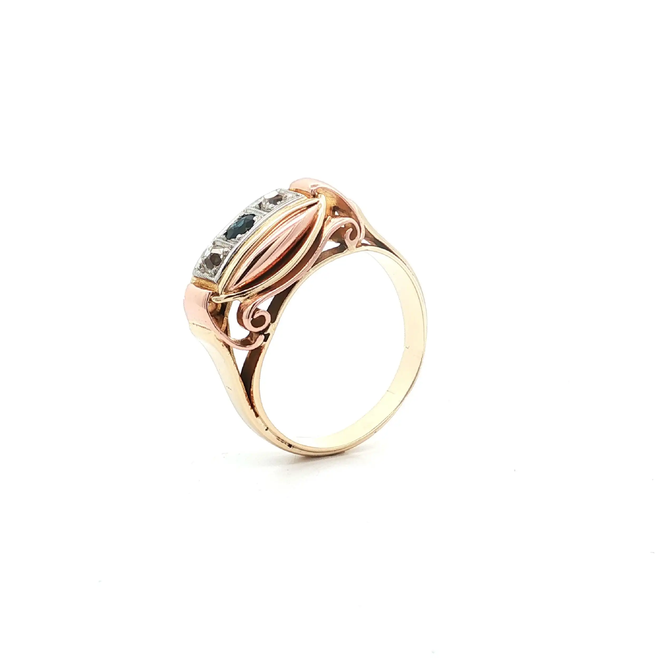 Ring Tricolor mit Saphir & Altschliff-Diamanten Ring Tricolor mit Saphir & Altschliff-Diamanten