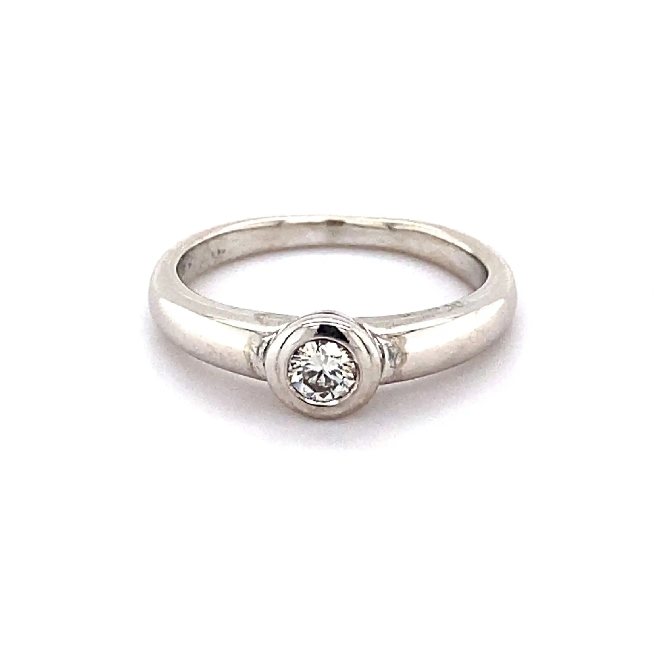 Ring Weißgold by Christ mit Solitär Brillant, graviert mit 0,15ct Ring Weißgold by Christ mit Solitär Brillant, graviert mit 0,15ct