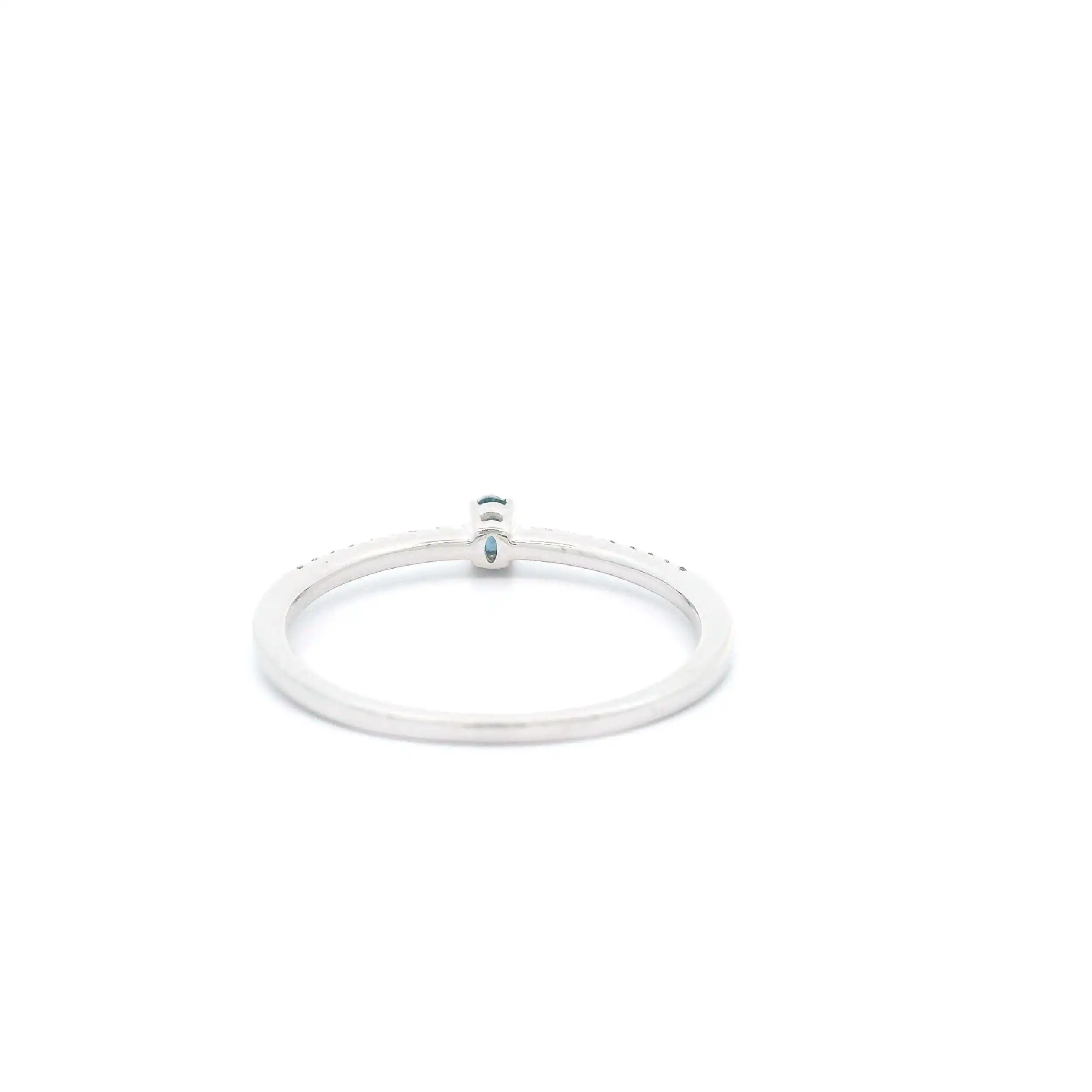 Ring Weißgold mit Diamanten und Saphir Cabochon mit 0,05ct graviert Ring Weißgold mit Diamanten und Saphir Cabochon mit 0,05ct graviert