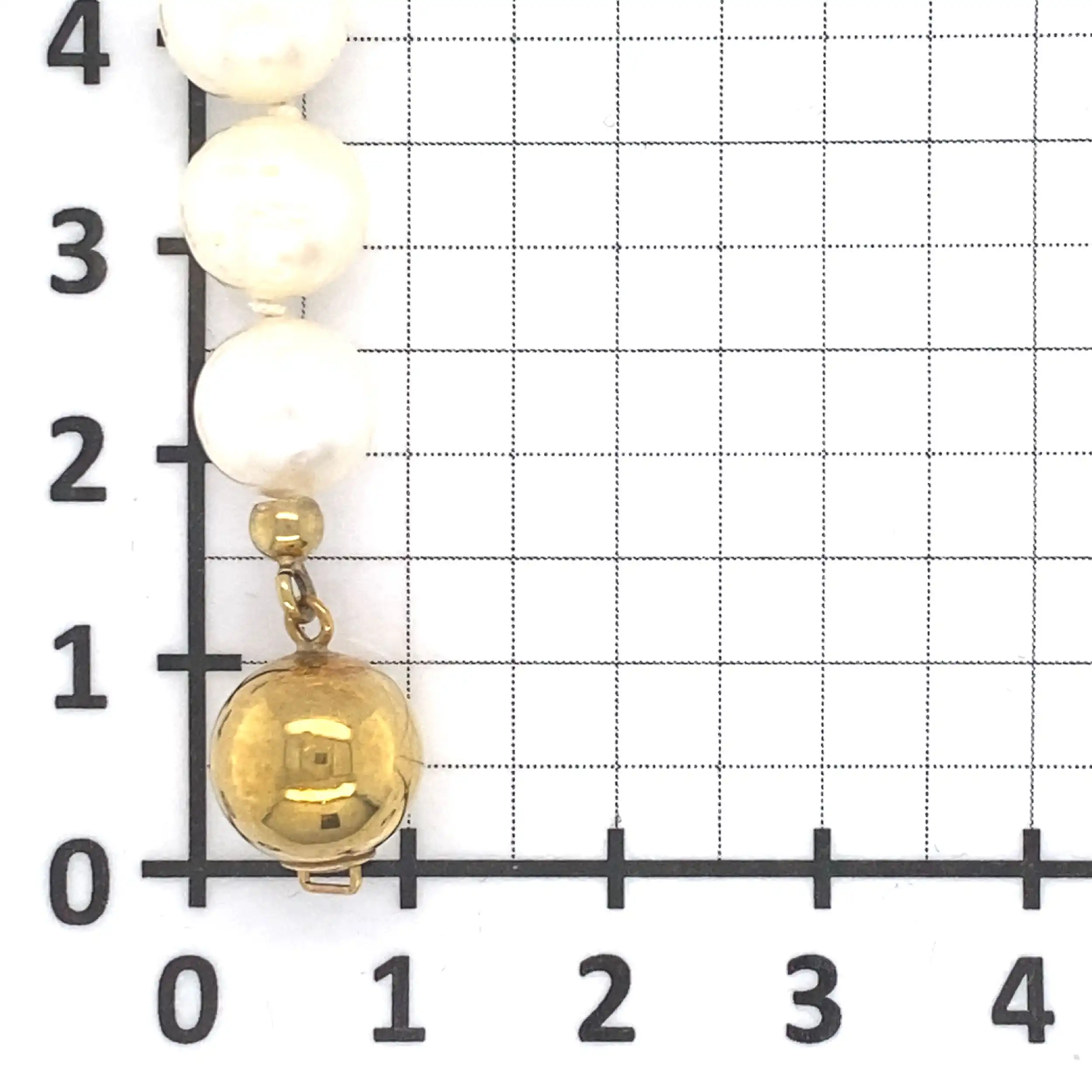 Südseeperlkette mit 38 Perlen verlaufend Südseeperlkette mit 38 Perlen verlaufend
