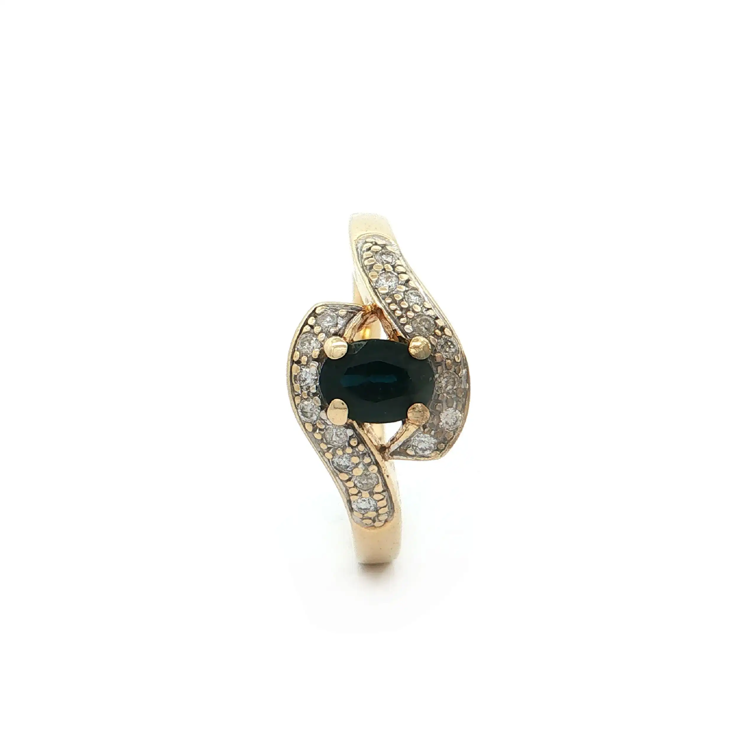 Ring mit Saphir und Brillanten