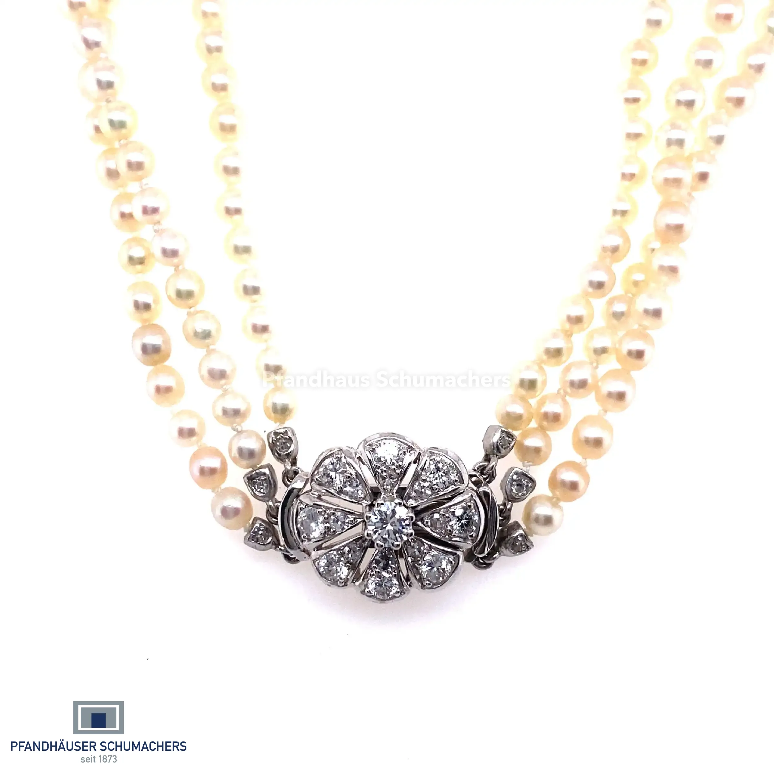 Perlenkette 3-reihig mit Weißgoldschloss und Brillanten