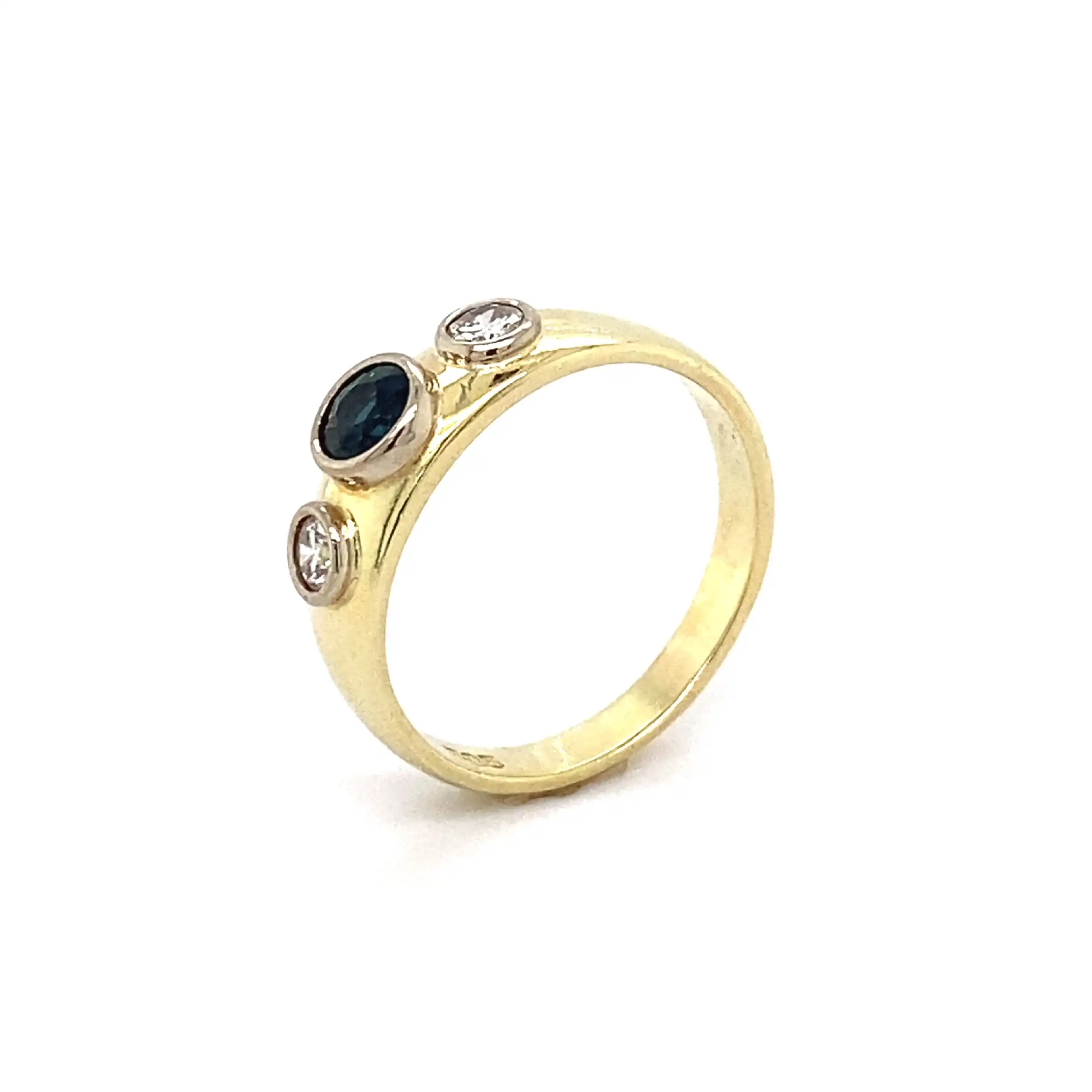 Ring Gelbgold mit Saphir und Brillanten Ring Gelbgold mit Saphir und Brillanten