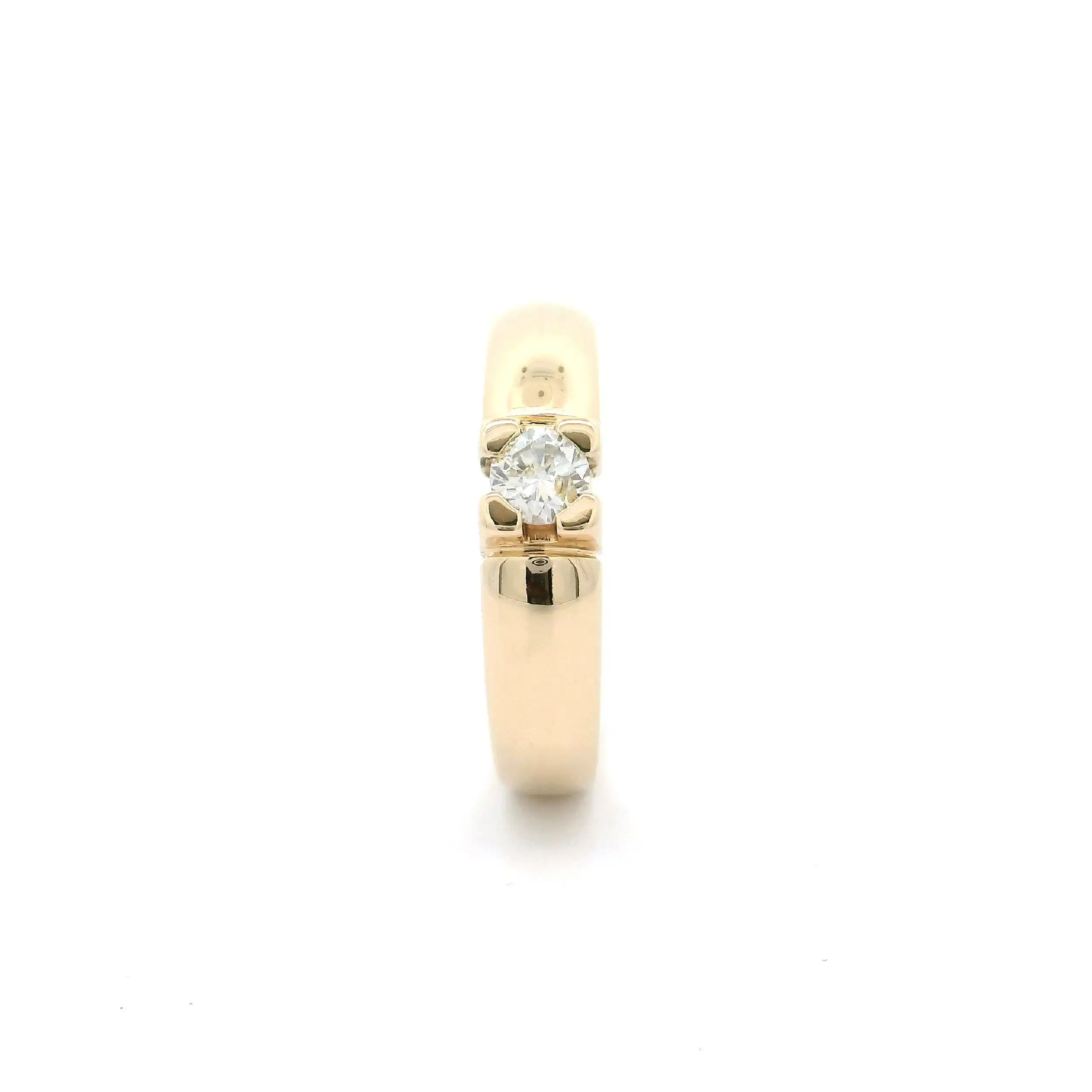 Ring Gelbgold Christ mit Brillant, graviert mit 0,20ct. Ring Gelbgold Christ mit Brillant, graviert mit 0,20ct.