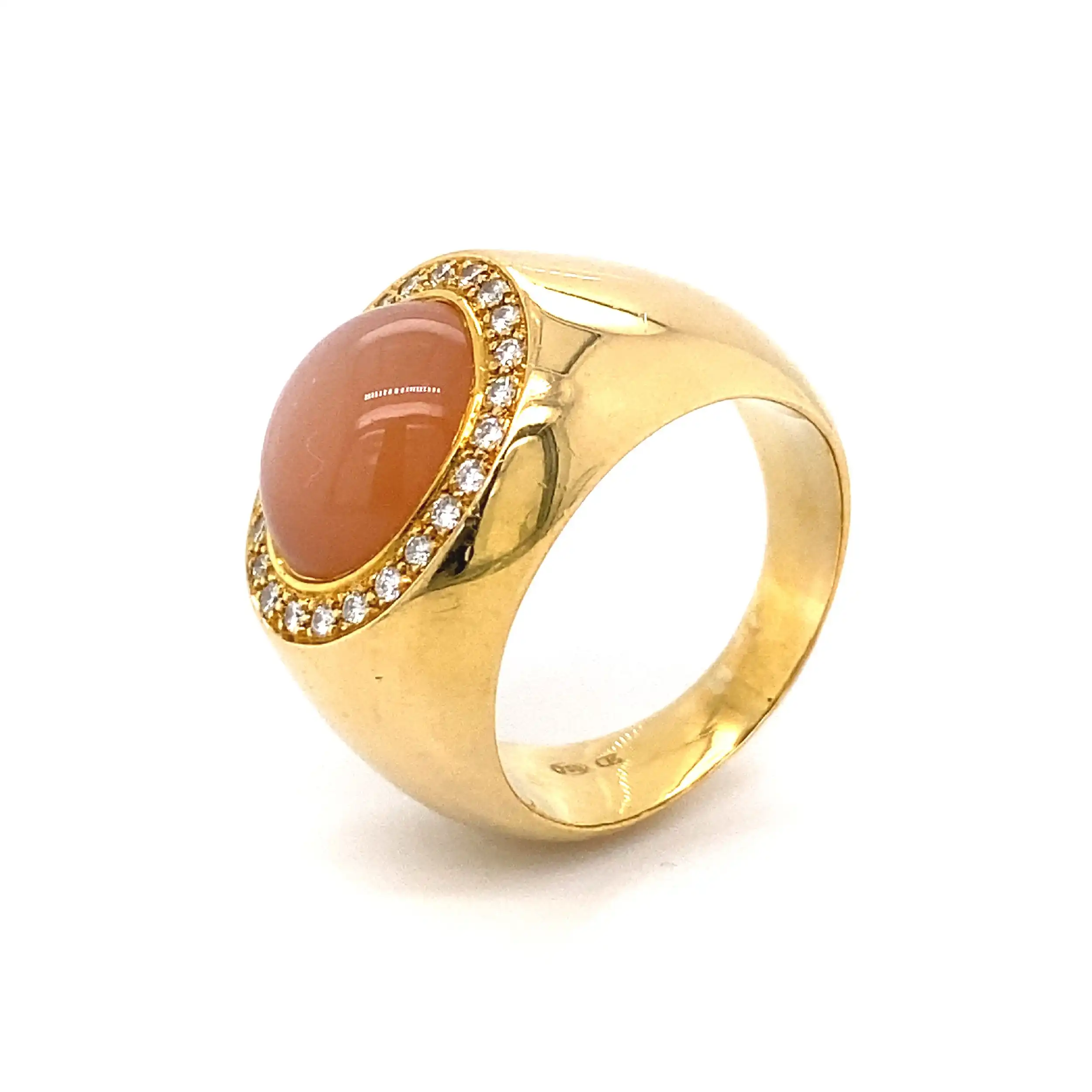 Ring Gelbgold mit rosa Mondstein Cabochon und Brillanten