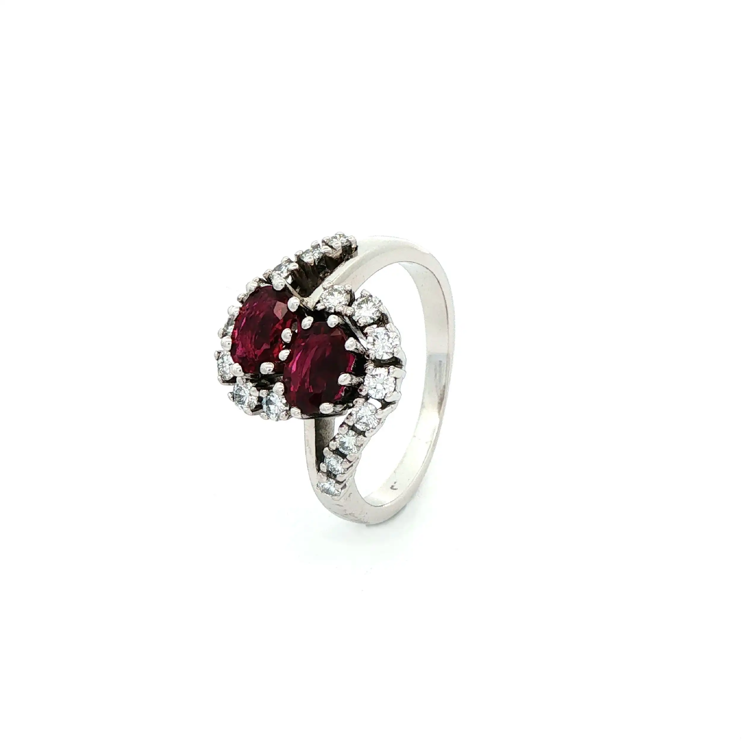 Ring Weißgold mit Rubinen und Brillanten Ring Weißgold mit Rubinen und Brillanten