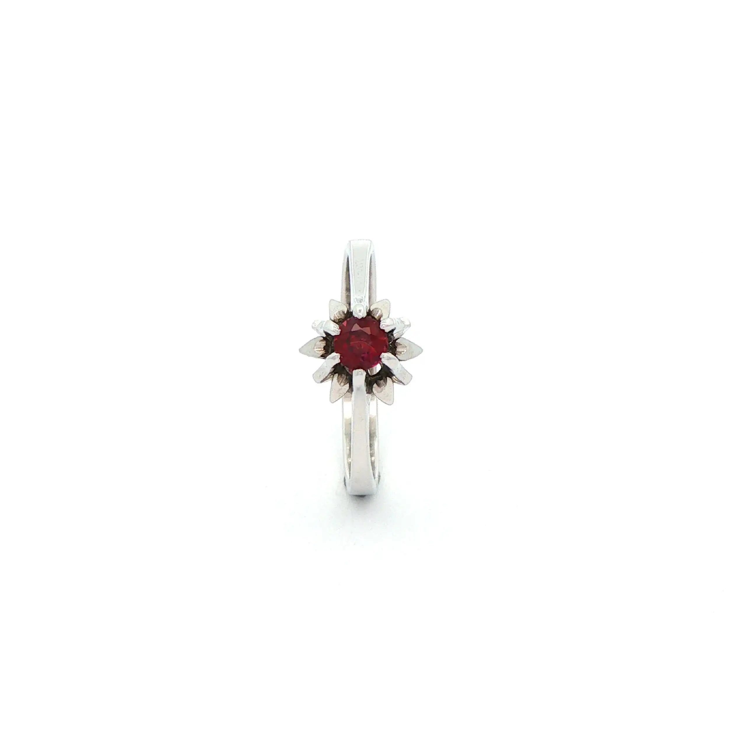 Ring Weißgold mit rotem Farbstein