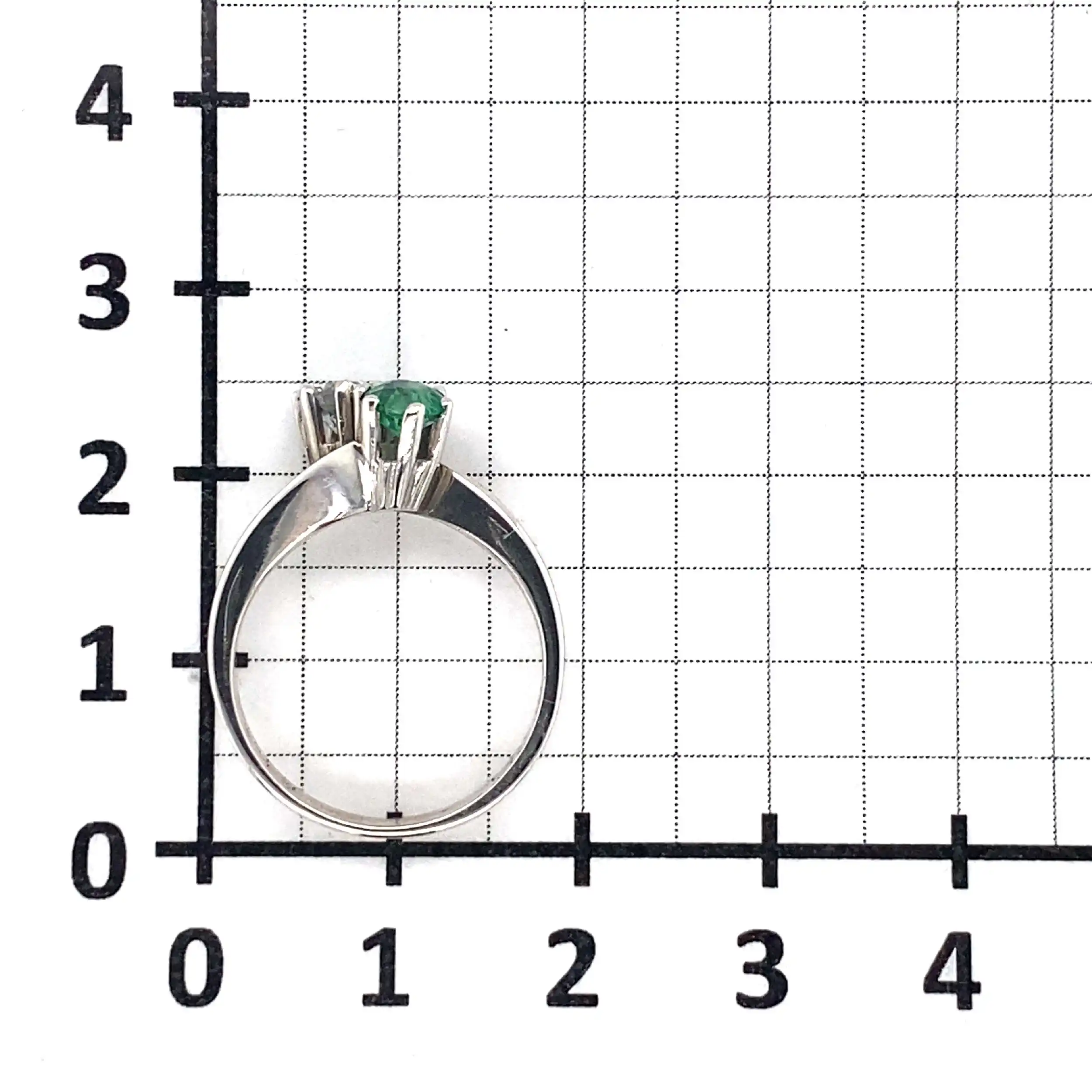 Ring Weißgold mit grünem Farbstein und Brillant