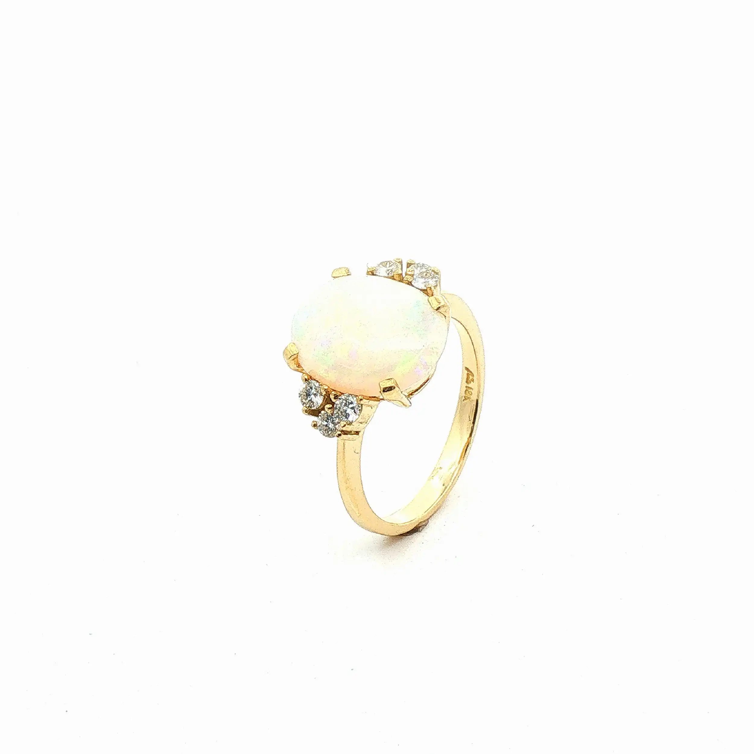 RIng Gelbgold mit Brillanten und Opal RIng Gelbgold mit Brillanten und Opal