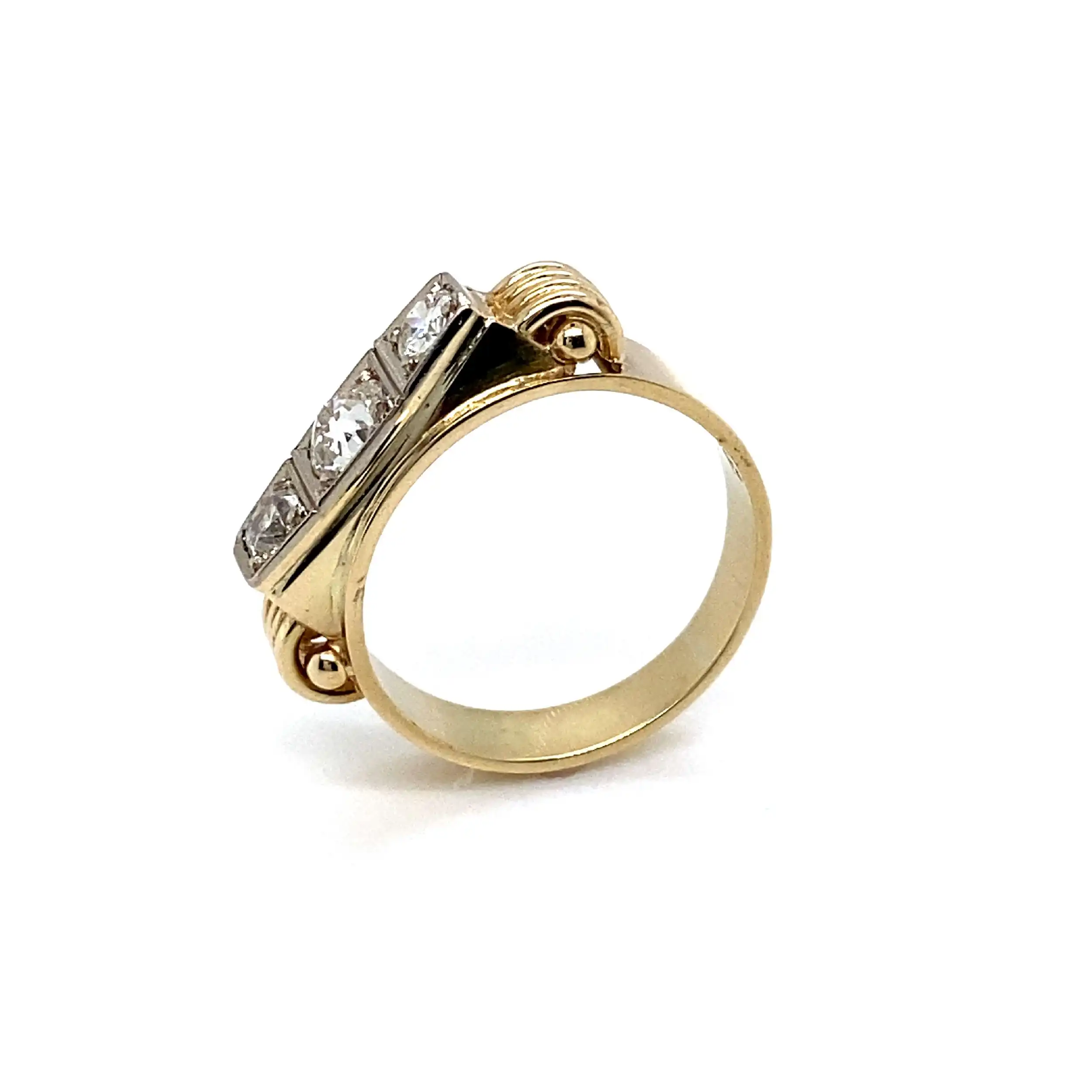 Ring mit einem Altschliff Diamant und 2 Brillanten Ring mit einem Altschliff Diamant und 2 Brillanten
