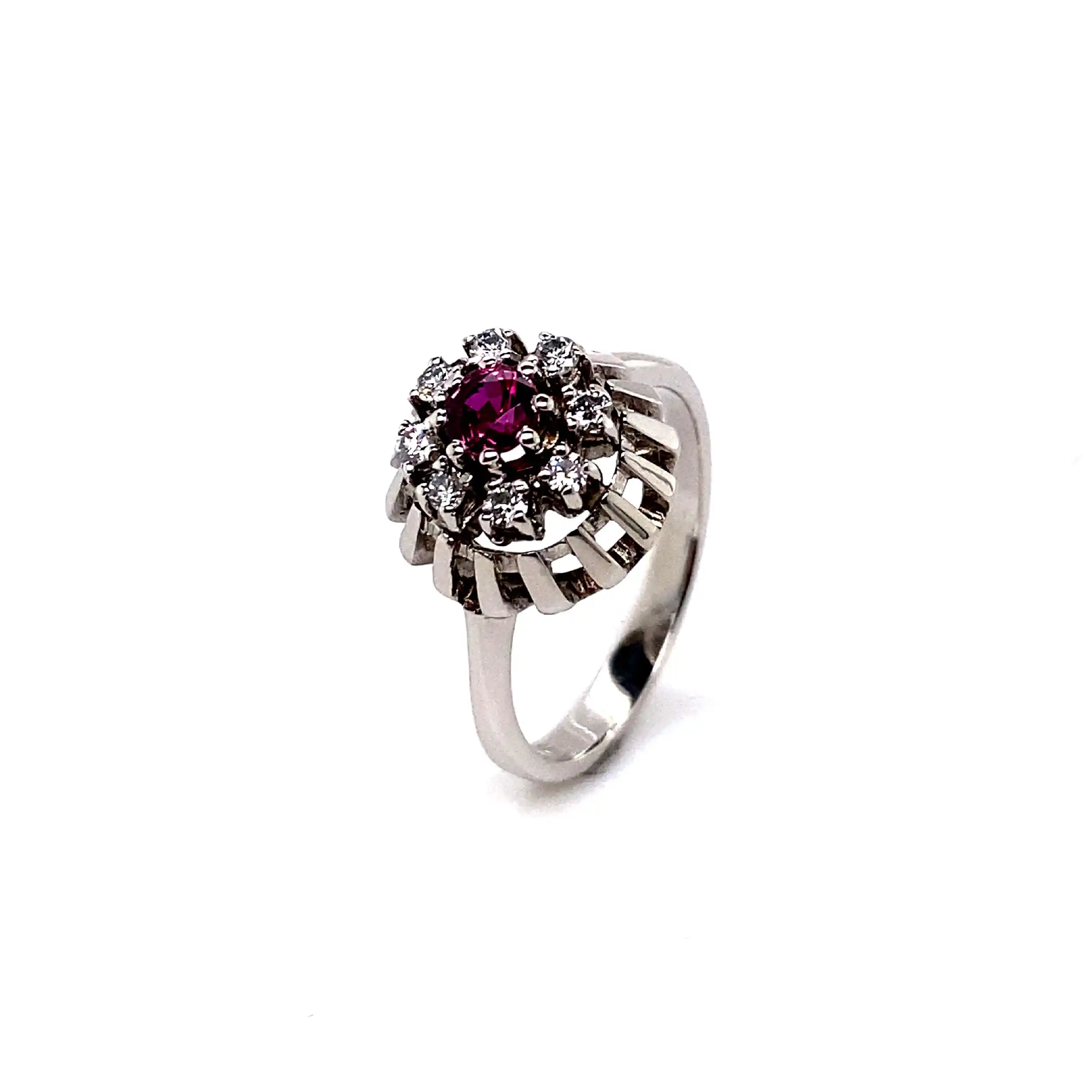 Ring Weißgold mit Rubin und Brillanten