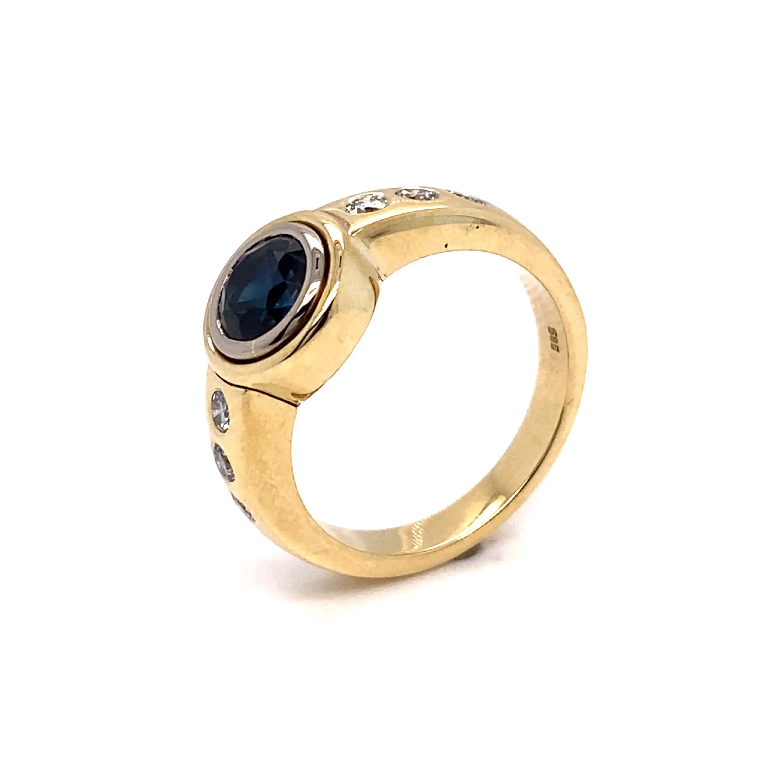 Ring mit 6 Brillanten und Saphire Ring mit 6 Brillanten und Saphire