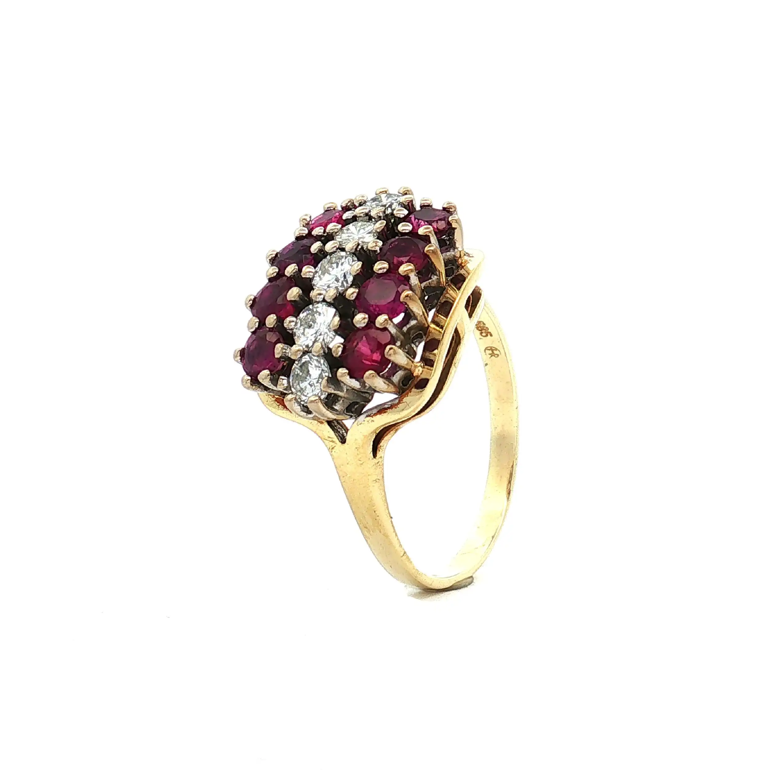 Ring Gelbgold mit Brillanten und Rubinen Ring Gelbgold mit Brillanten und Rubinen