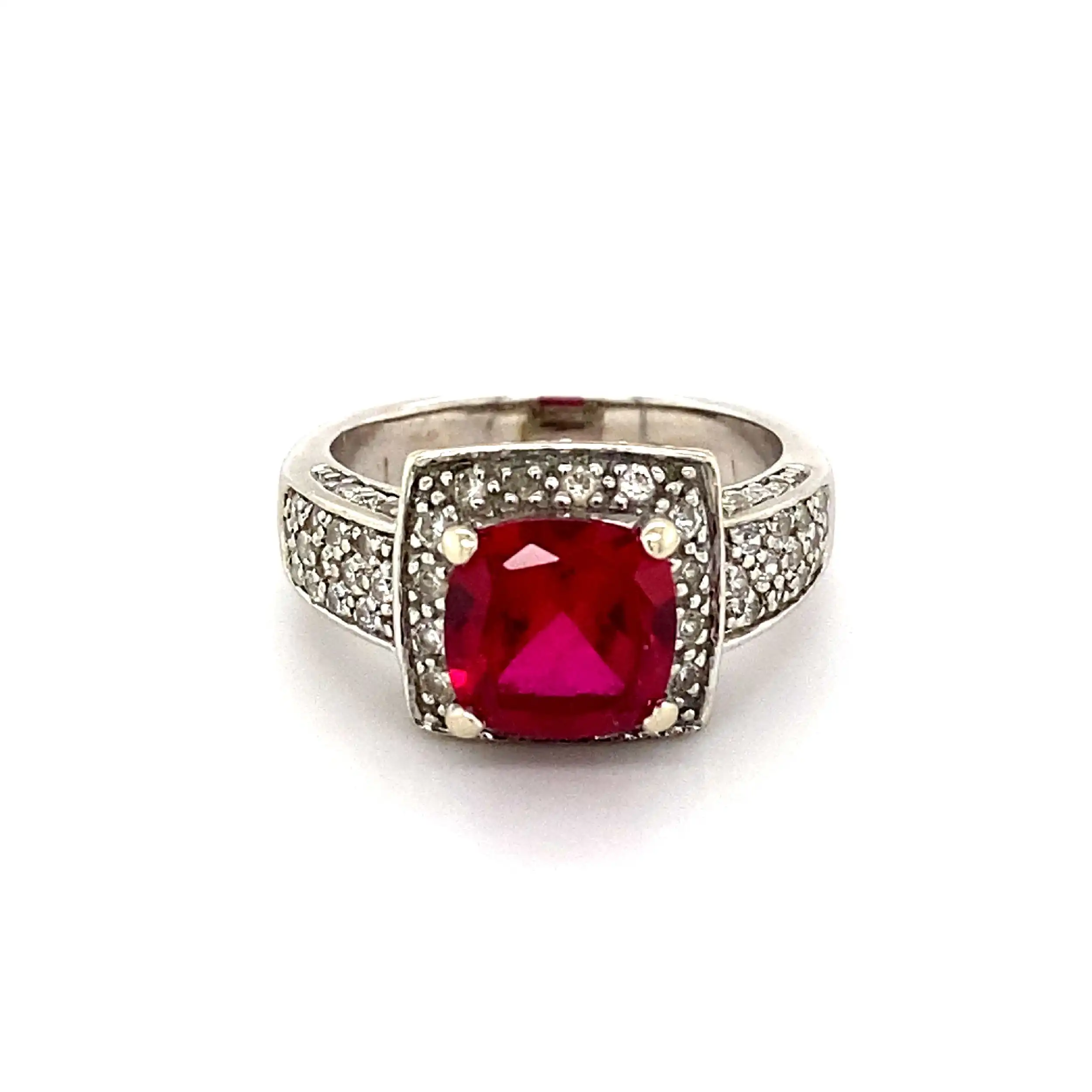 Ring Weißgold mit rotem Farbstein und Zirkonia Ring Weißgold mit rotem Farbstein und Zirkonia