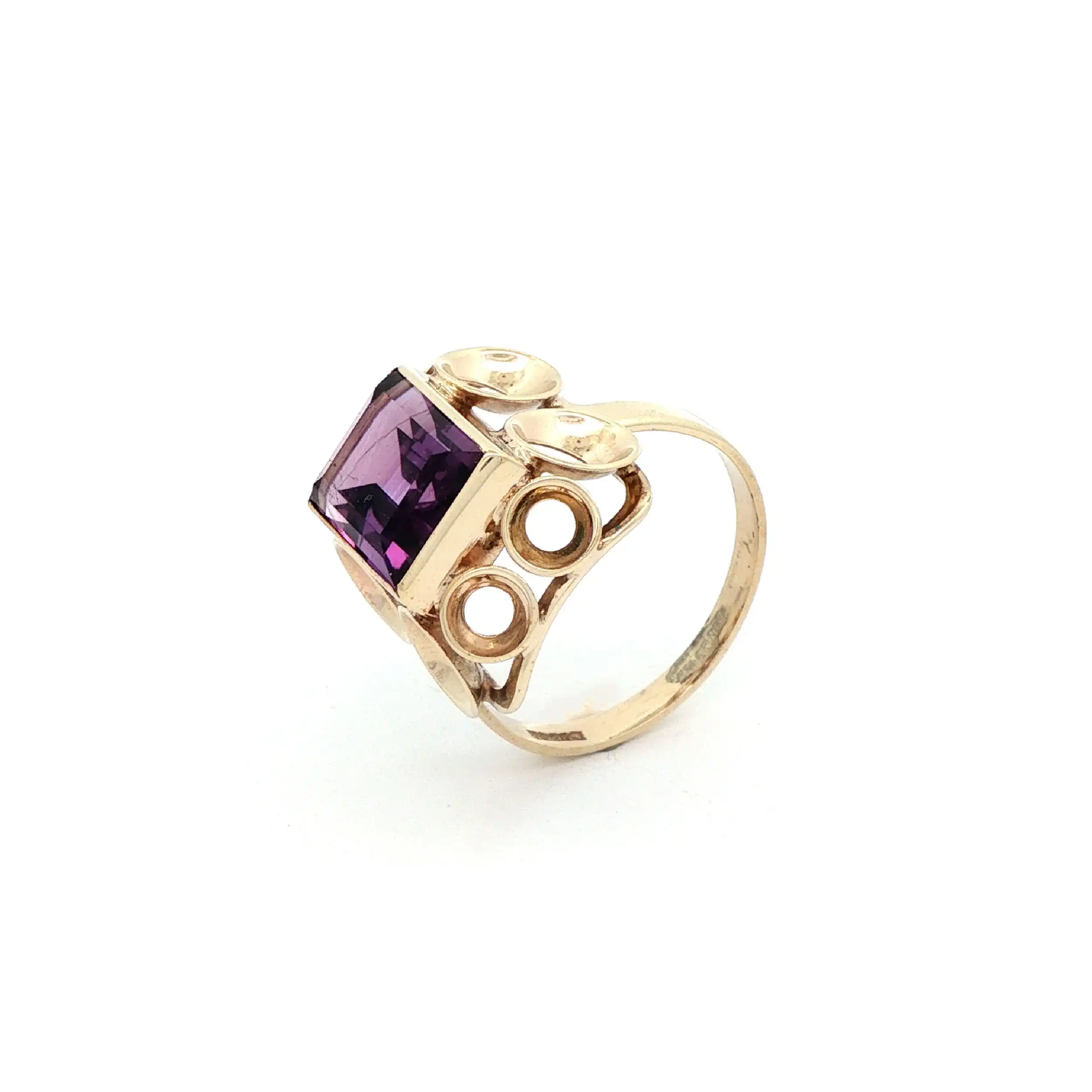 Ring Gelbgold mit Amethyst Ring Gelbgold mit Amethyst