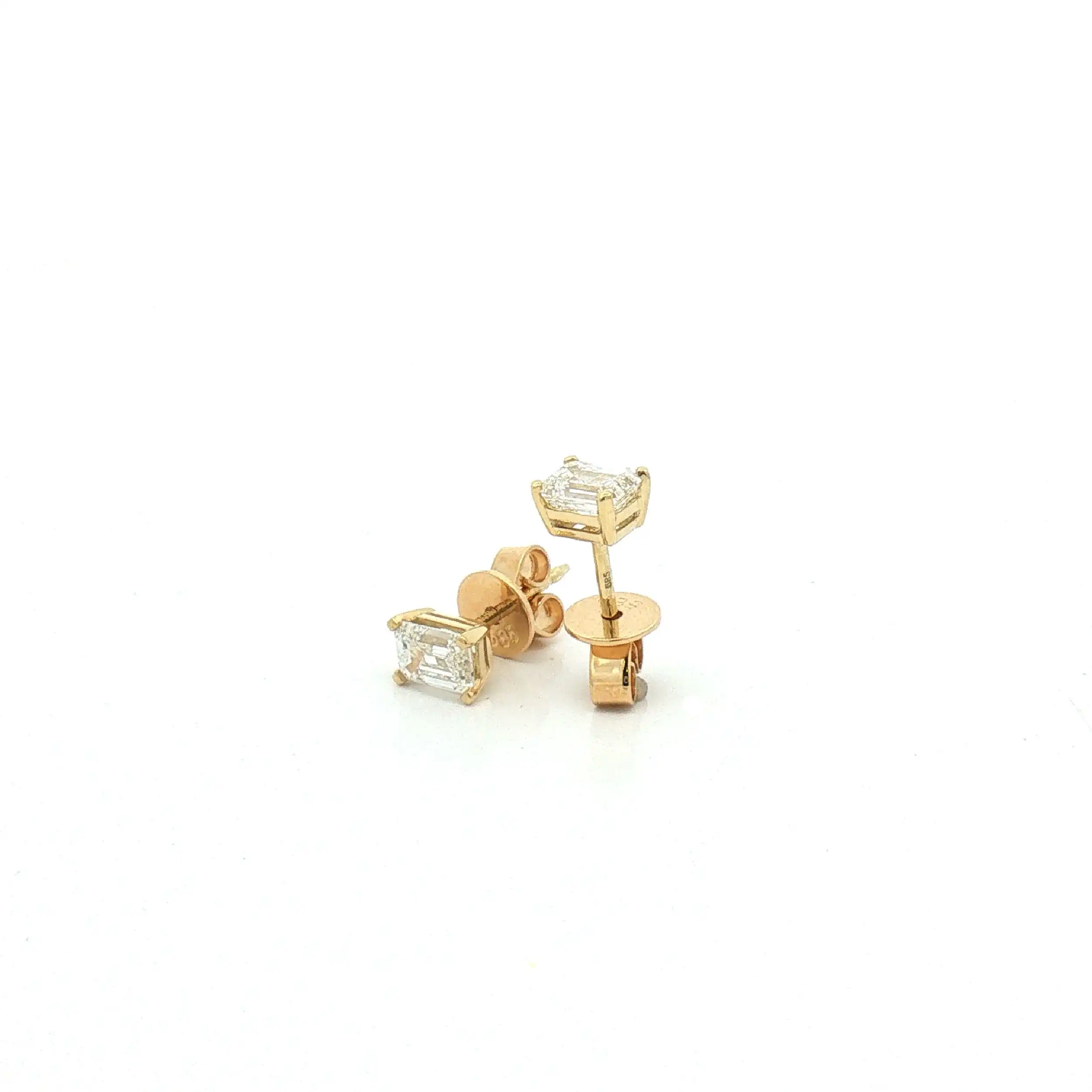 Ohrstecker Gelbgold mit zwei Smaragd Diamanten mit GIA Zertifikat Ohrstecker Gelbgold mit zwei Smaragd Diamanten mit GIA Zertifikat