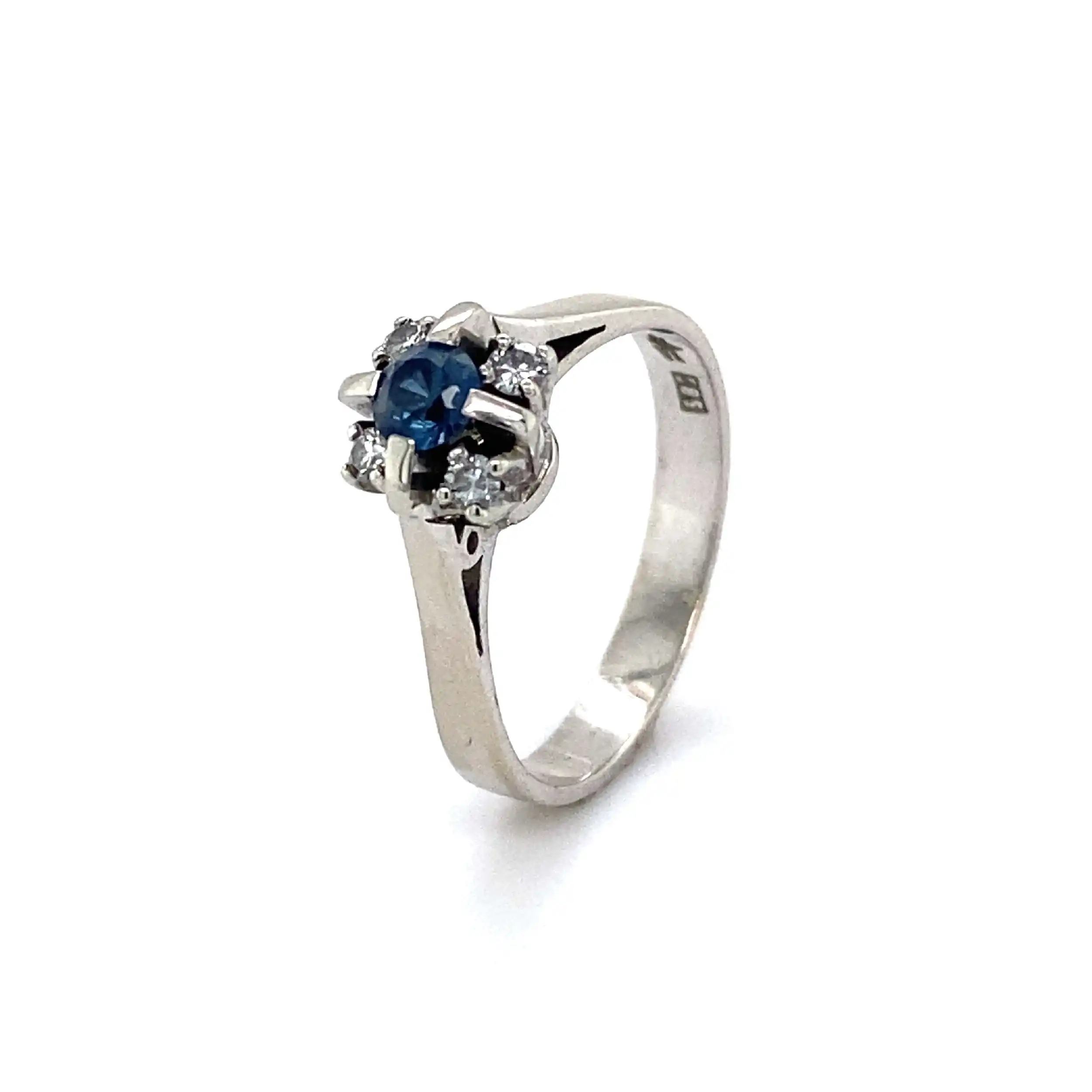 Ring Weißgold mit Brillanten und blauem Stein Ring Weißgold mit Brillanten und blauem Stein