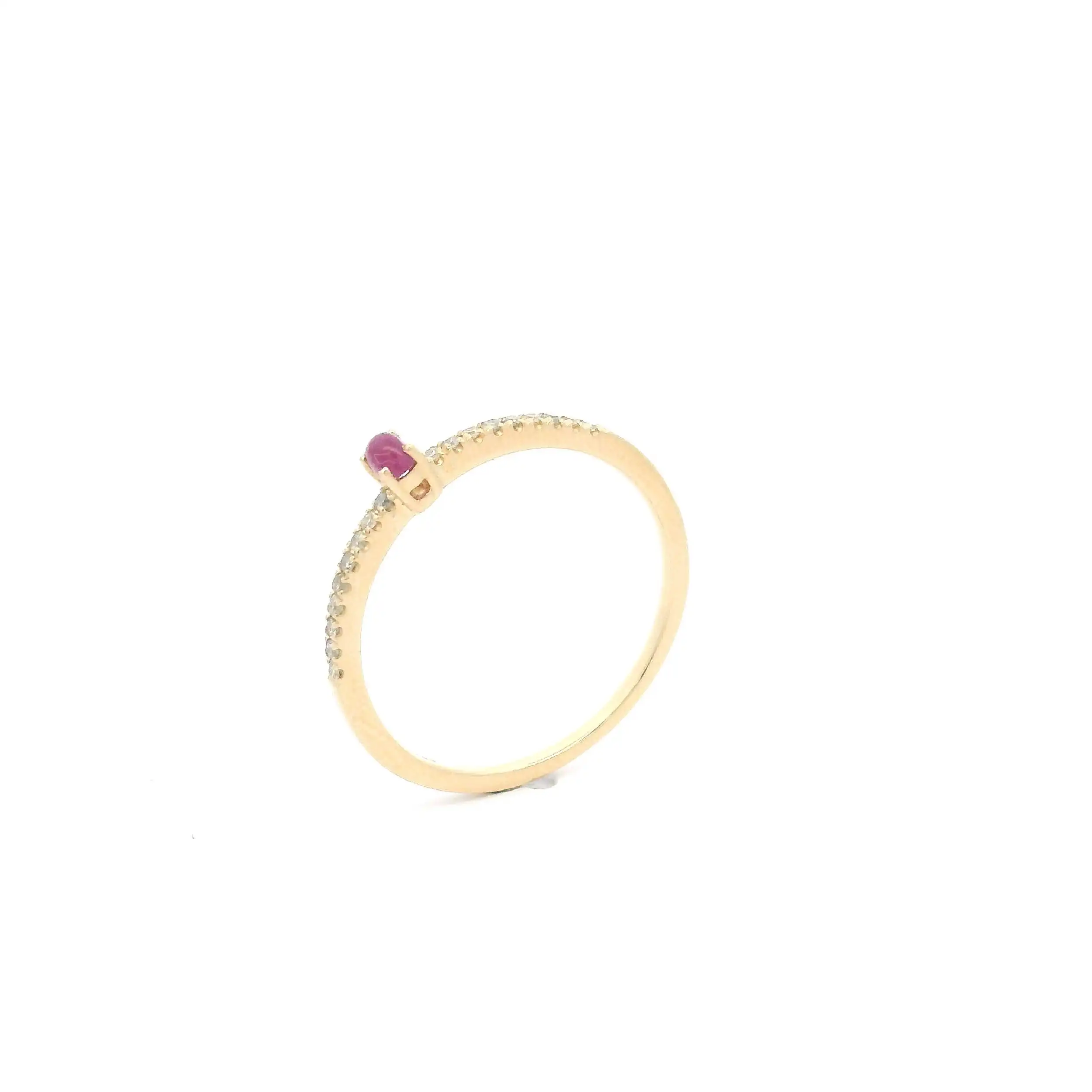 Ring Gelbgold mit Diamanten und Rubin Cabochon