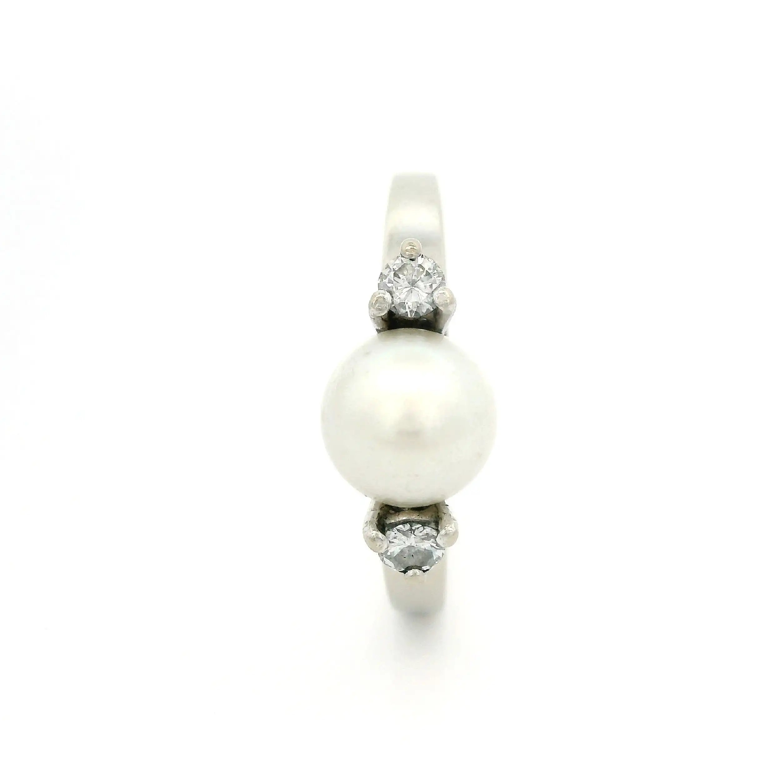 Ring Weißgold mit Perle und Brillanten Ring Weißgold mit Perle und Brillanten
