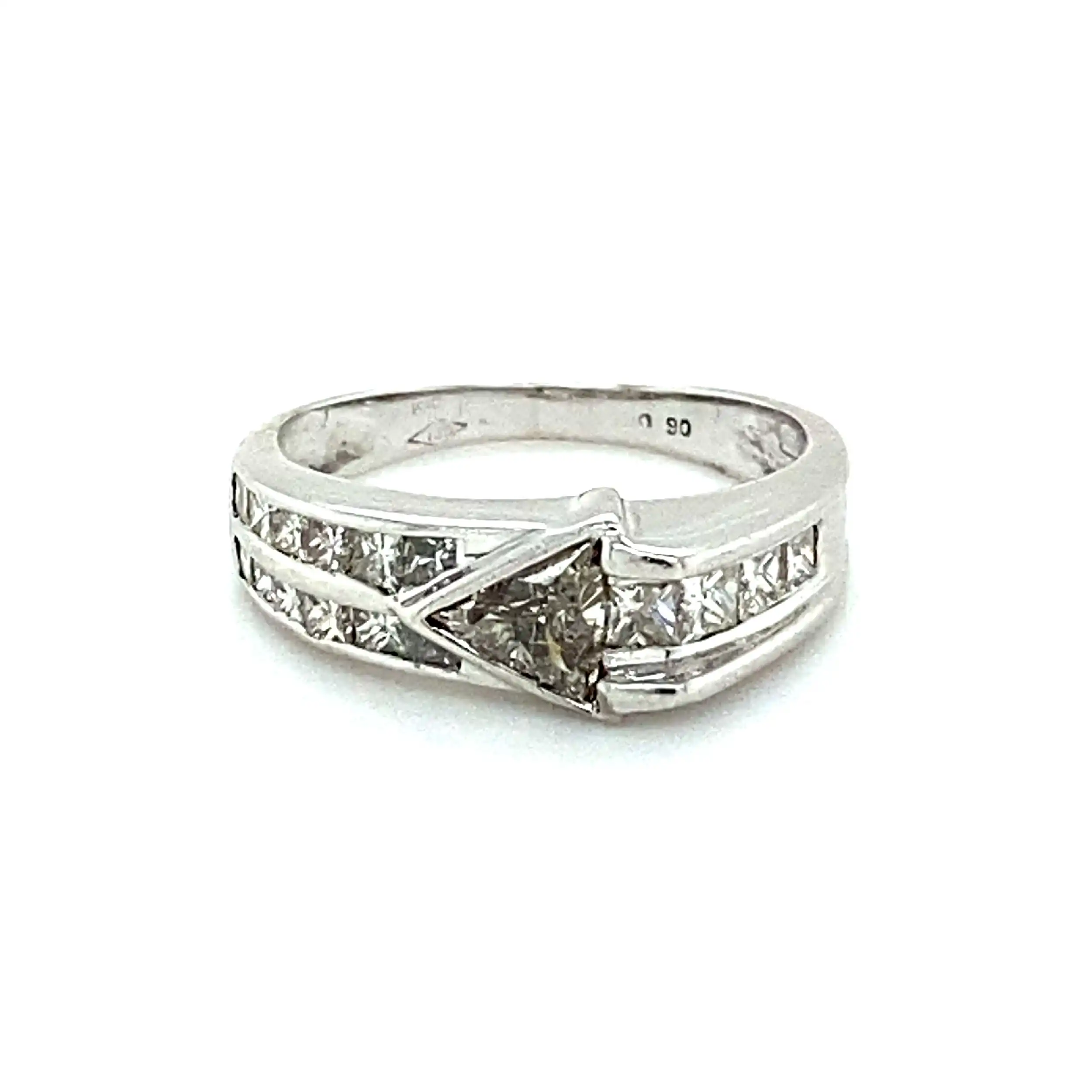 Ring Weißgold mit Diamanten, graviert mit 0,90ct Ring Weißgold mit Diamanten, graviert mit 0,90ct