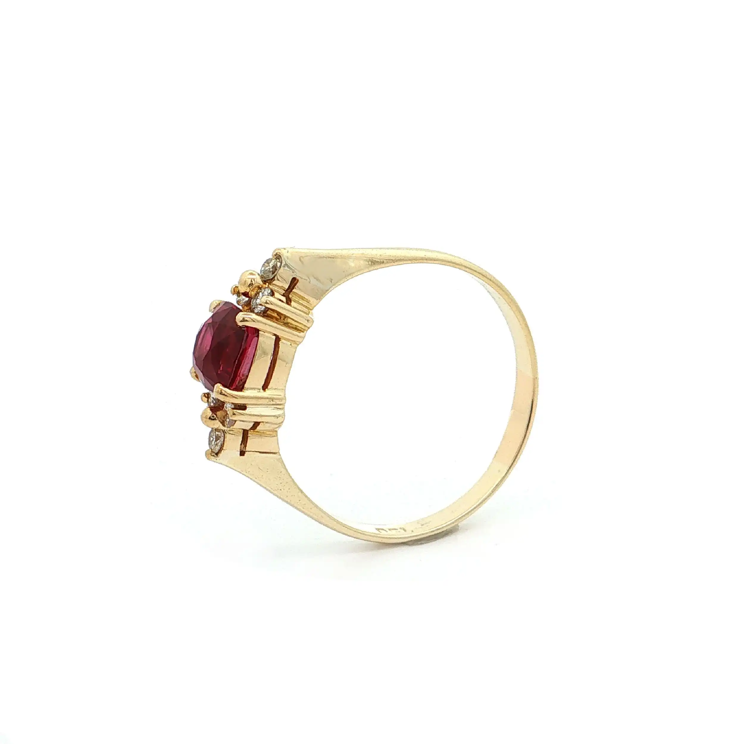 Ring mit Brillanten und Spinell