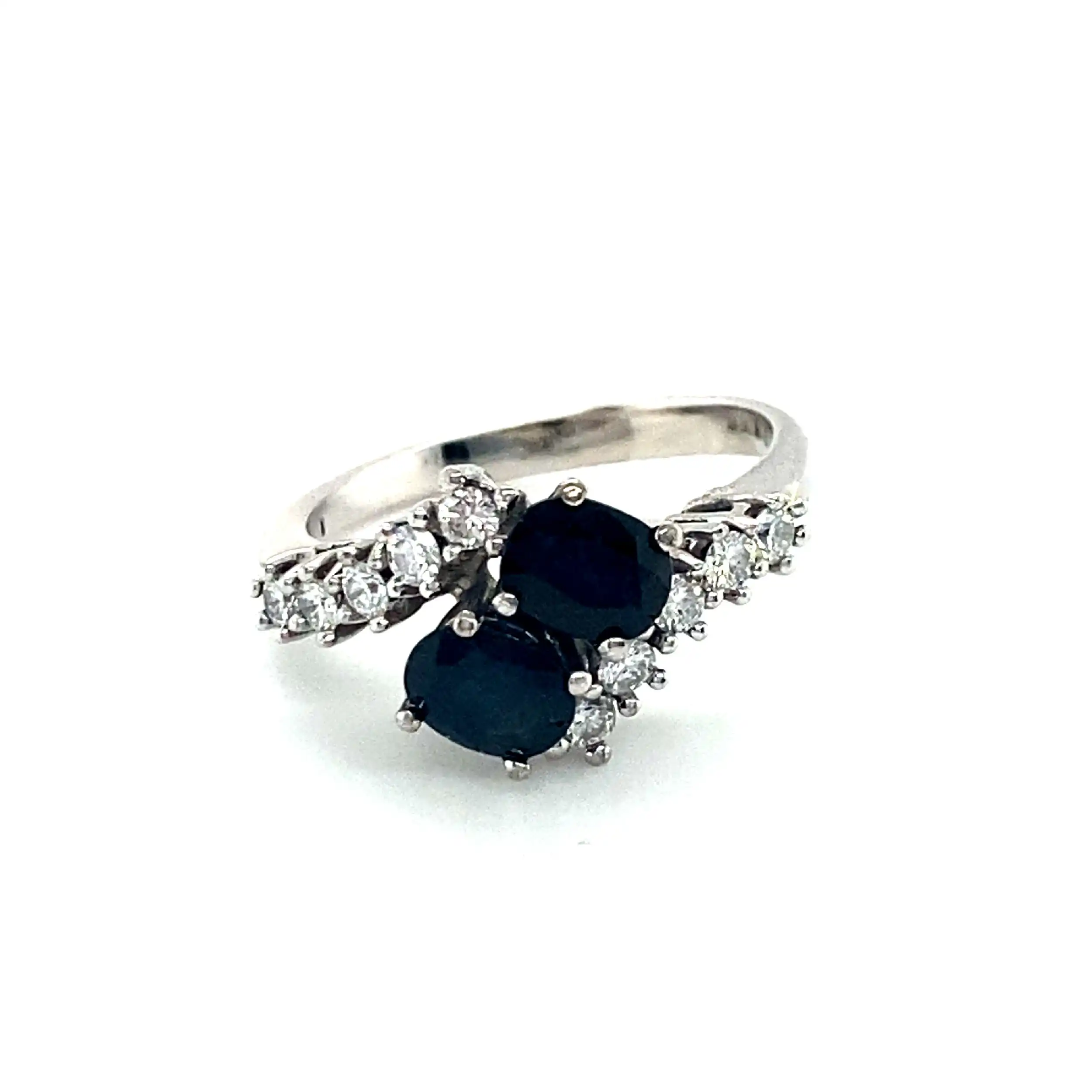 Ring Weißgold mit Saphiren und Brillanten Ring Weißgold mit Saphiren und Brillanten