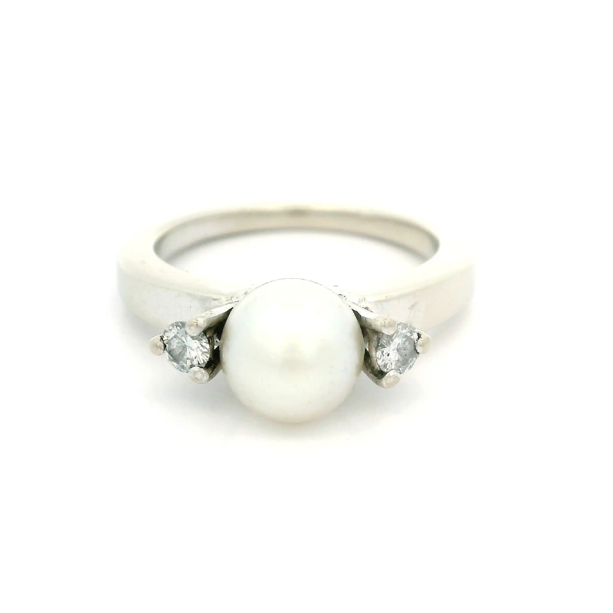Ring Weißgold mit Perle und Brillanten Ring Weißgold mit Perle und Brillanten