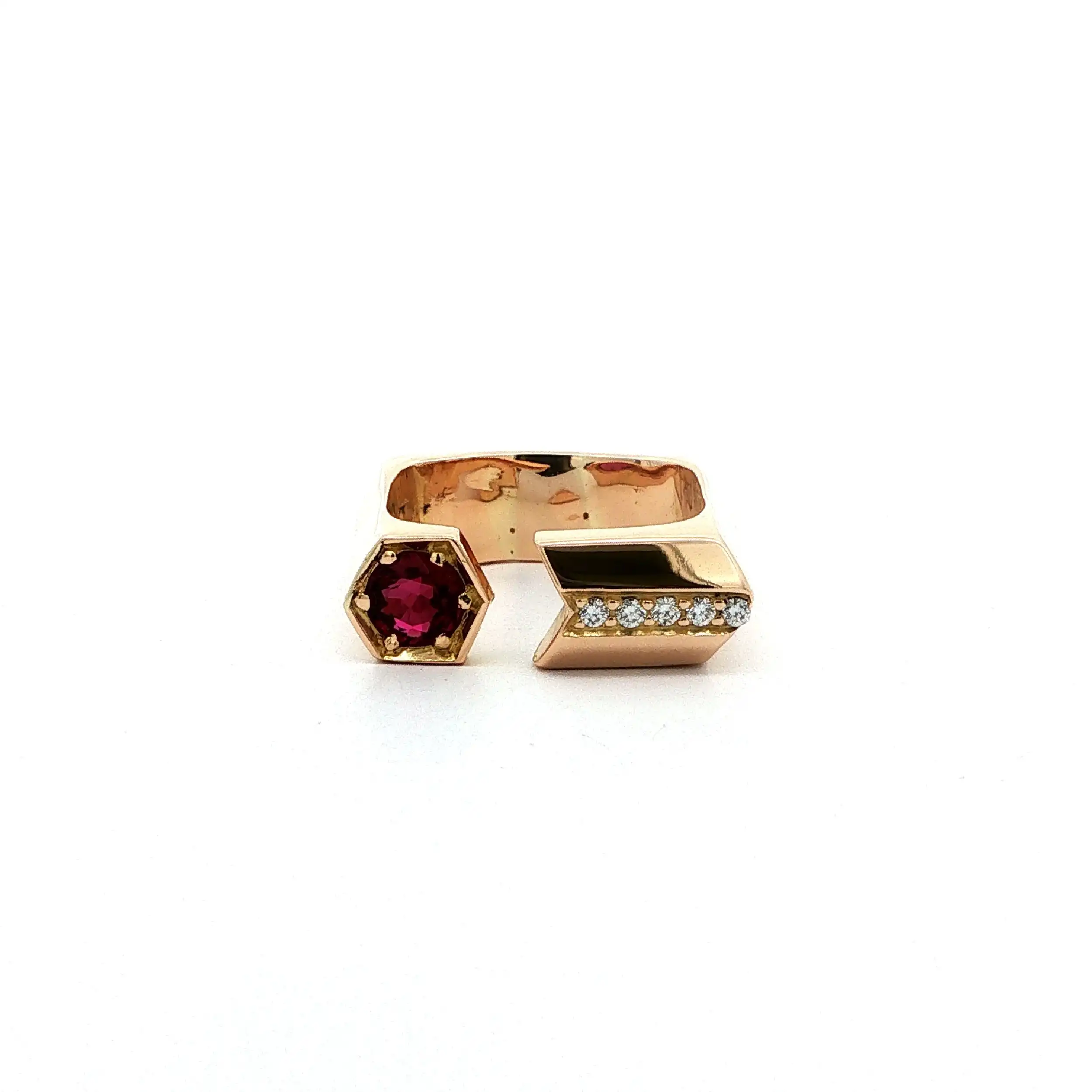 Ring Roségold mit rotem Farbstein & Brillanten, Handarbeit