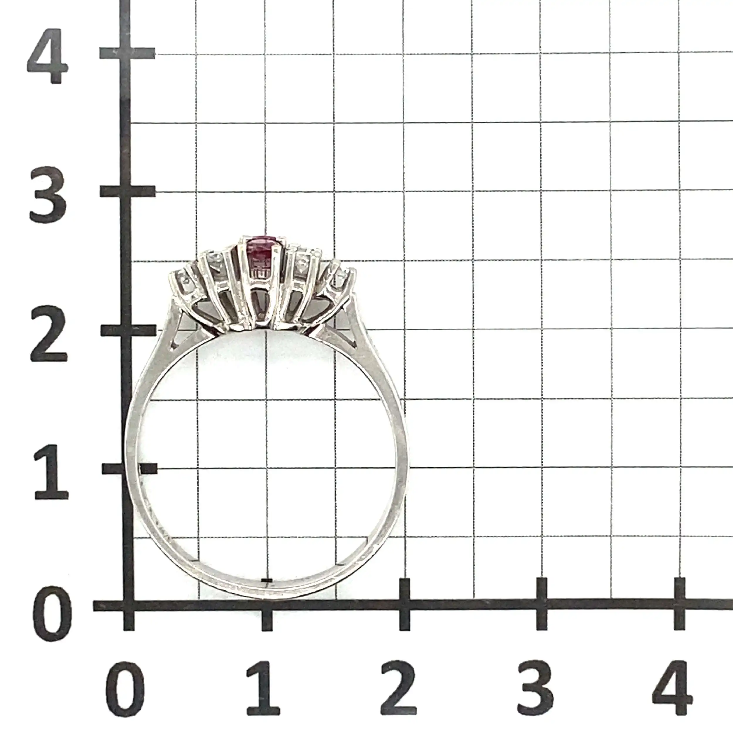 Ring Weißgold mit Rubinen und Diamanten, graviert mit 0,18ct Ring Weißgold mit Rubinen und Diamanten, graviert mit 0,18ct