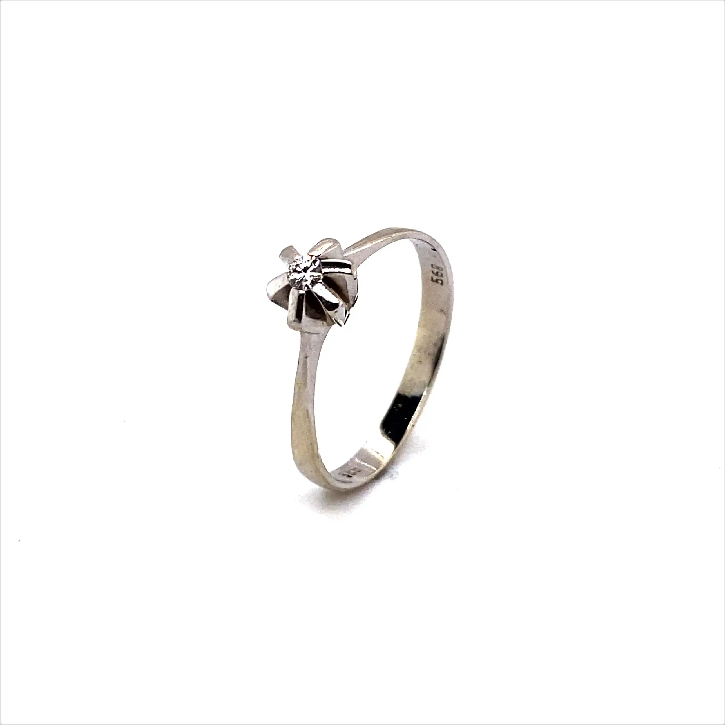Ring Weißgold mit Brillant, graviert mit 0,07ct