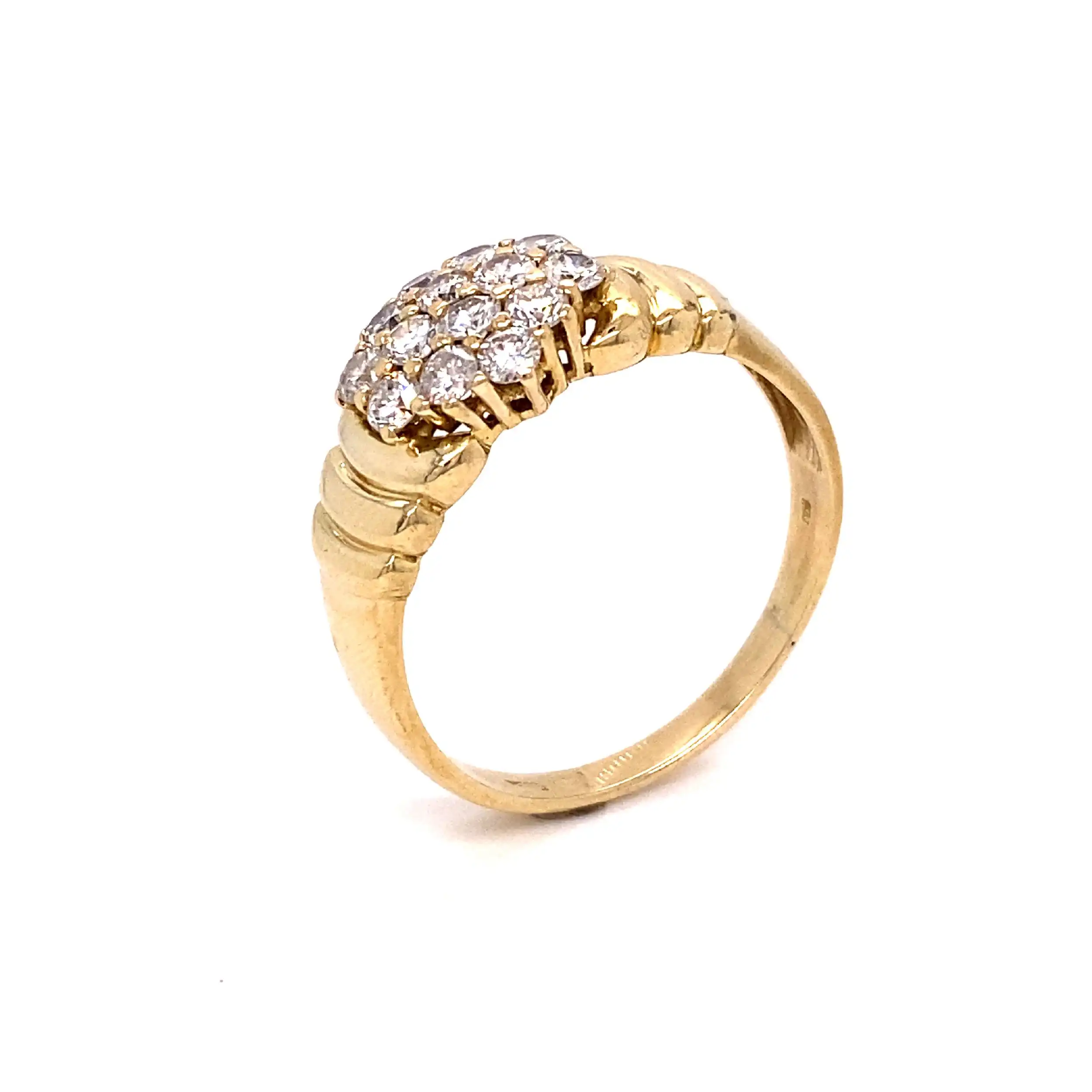 Ring Gelbgold mit 14 Brillanten, graviert mit 1,0ct. Ring Gelbgold mit 14 Brillanten, graviert mit 1,0ct.