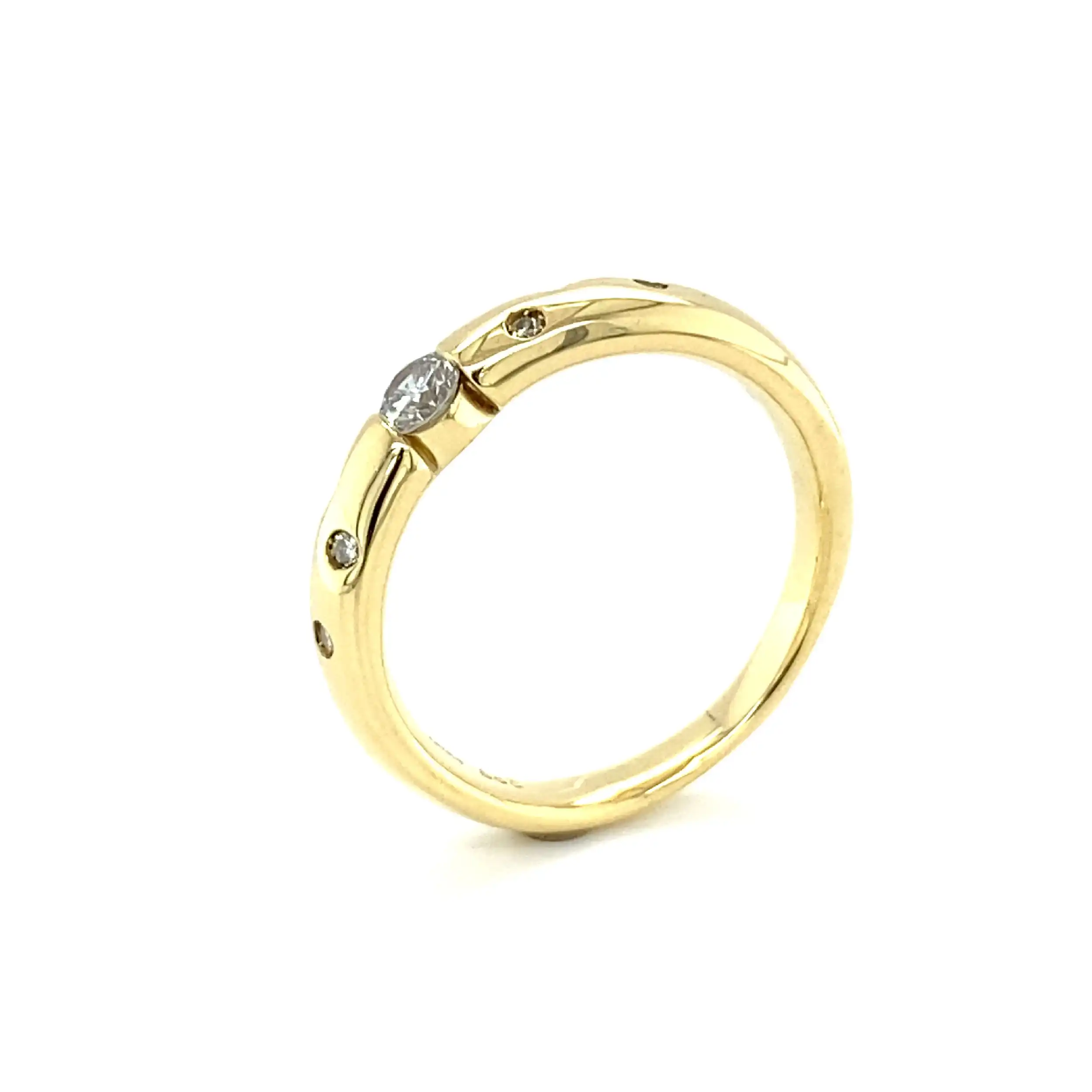 Ring Gelbgold mit Brillant Solitär & Melée-Besatz Ring Gelbgold mit Brillant Solitär & Melée-Besatz