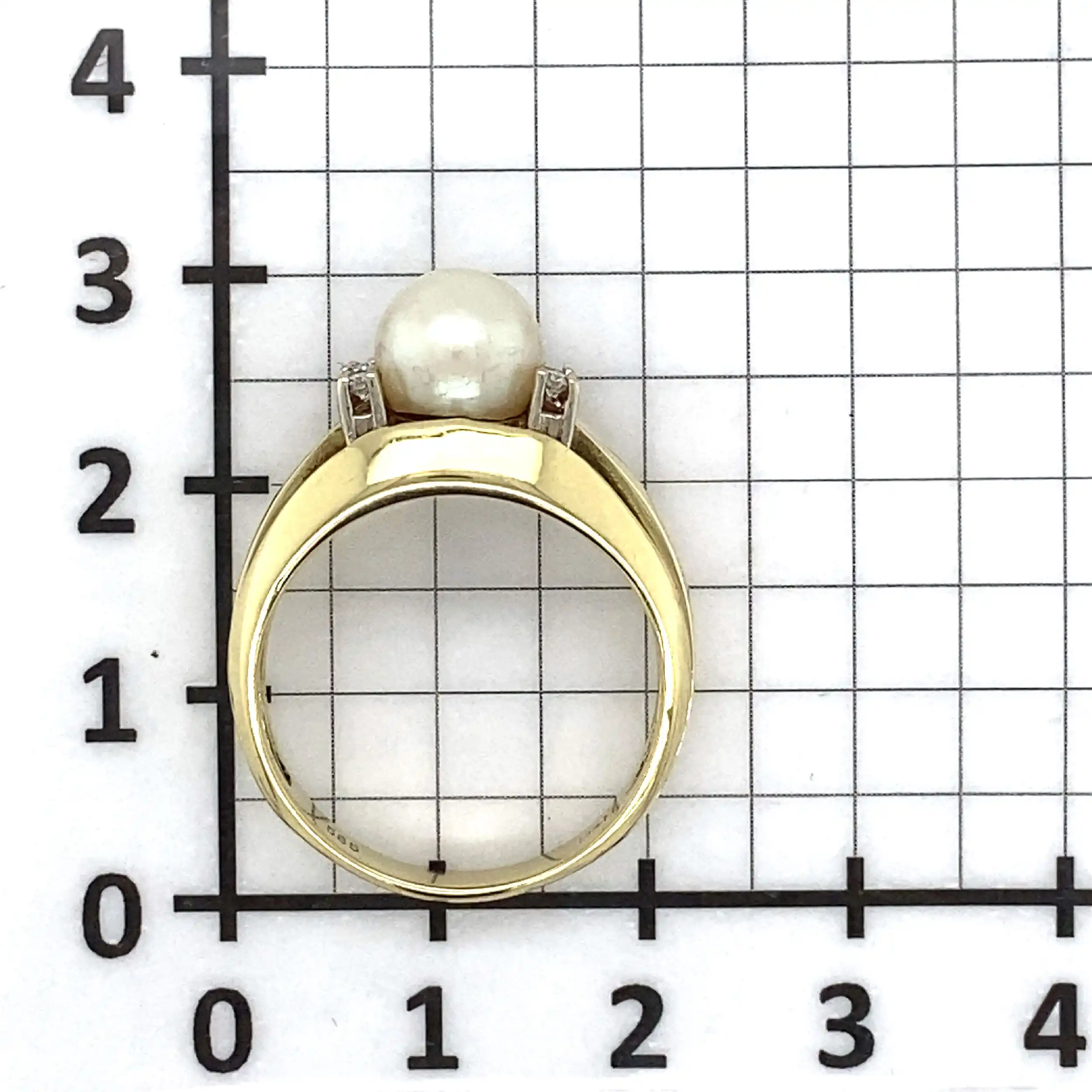 Ring Gelbgold mit Perle und Brillanten Ring Gelbgold mit Perle und Brillanten