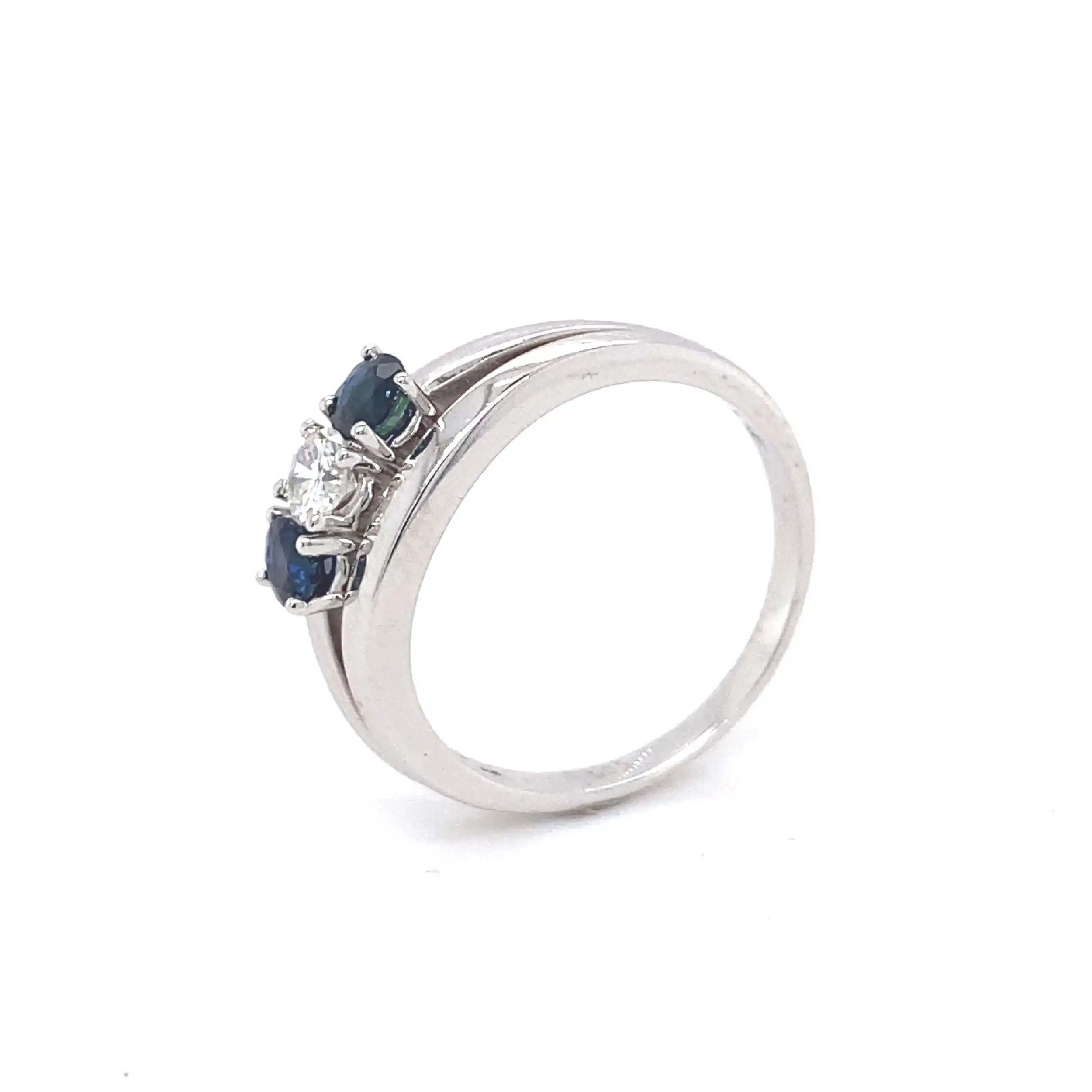 Ring Weißgold mit Brillant und Saphiren Ring Weißgold mit Brillant und Saphiren