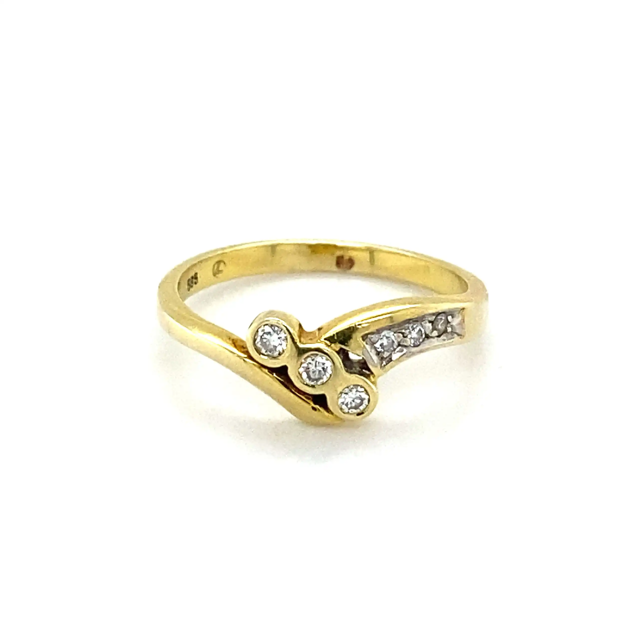 Ring Gelbgold mit Brillanten, graviert mit 0,13ct Ring Gelbgold mit Brillanten, graviert mit 0,13ct