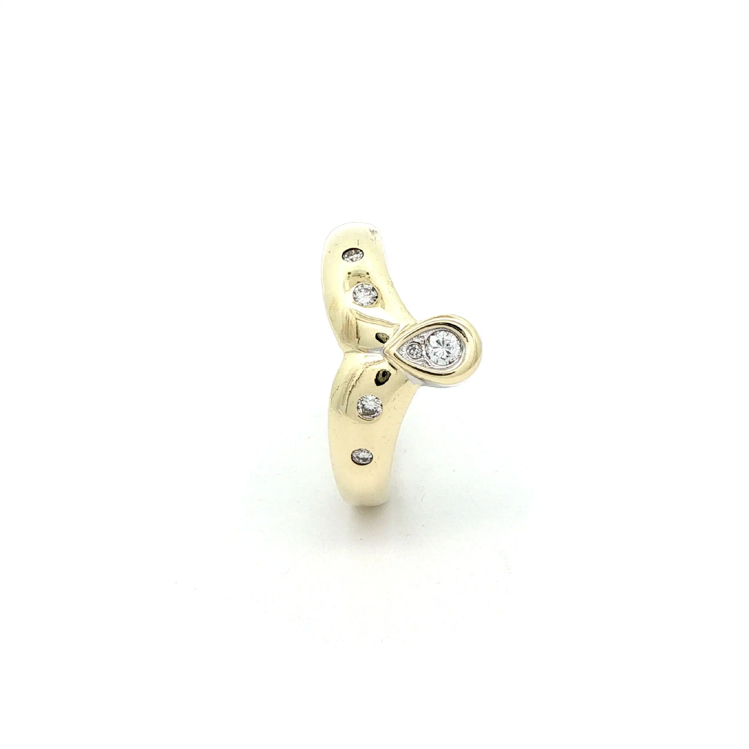 Ring Gelbgold mit Brillanten, graviert mit 0,17ct. Ring Gelbgold mit Brillanten, graviert mit 0,17ct.
