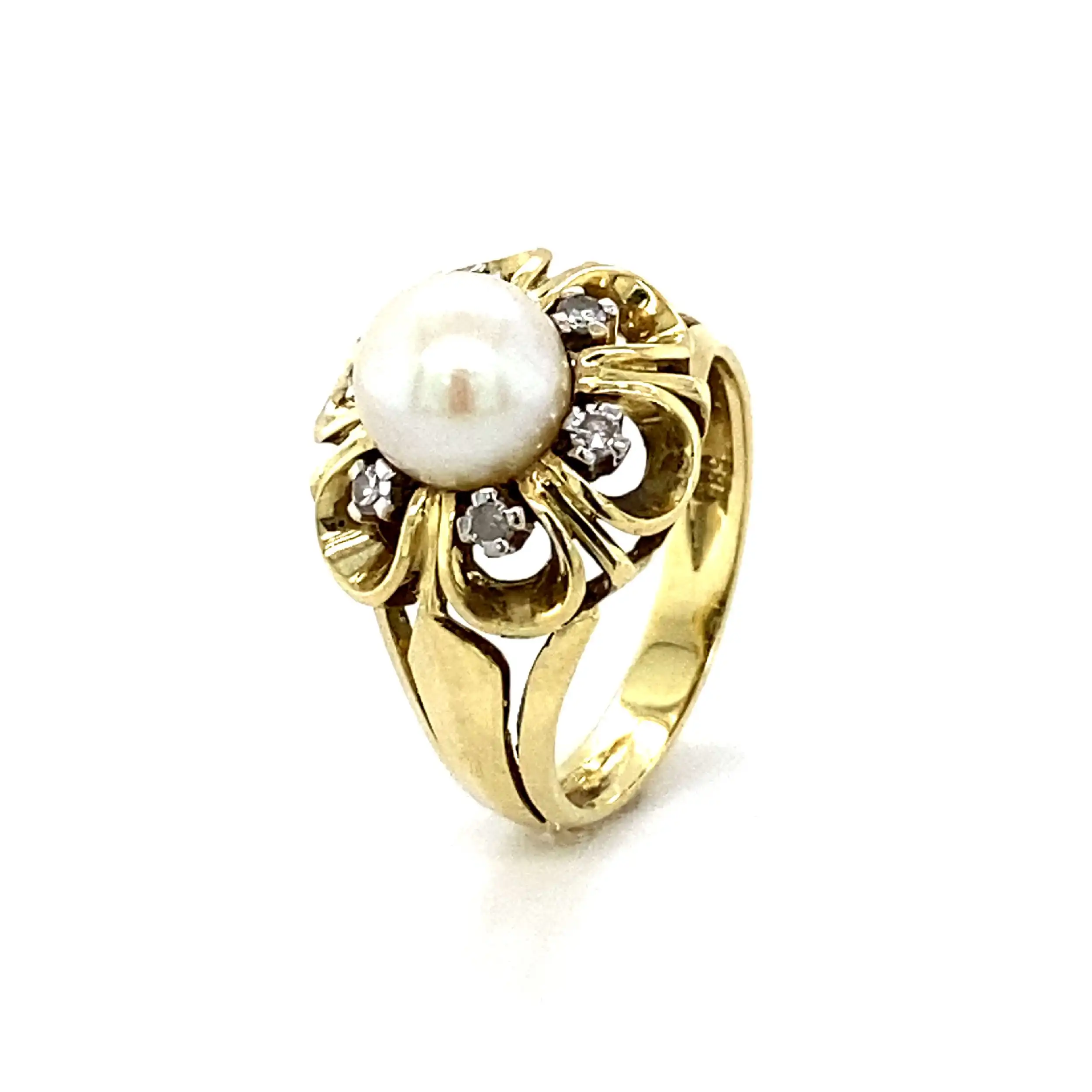 Ring Gelbgold mit Perle und Diamanten Ring Gelbgold mit Perle und Diamanten