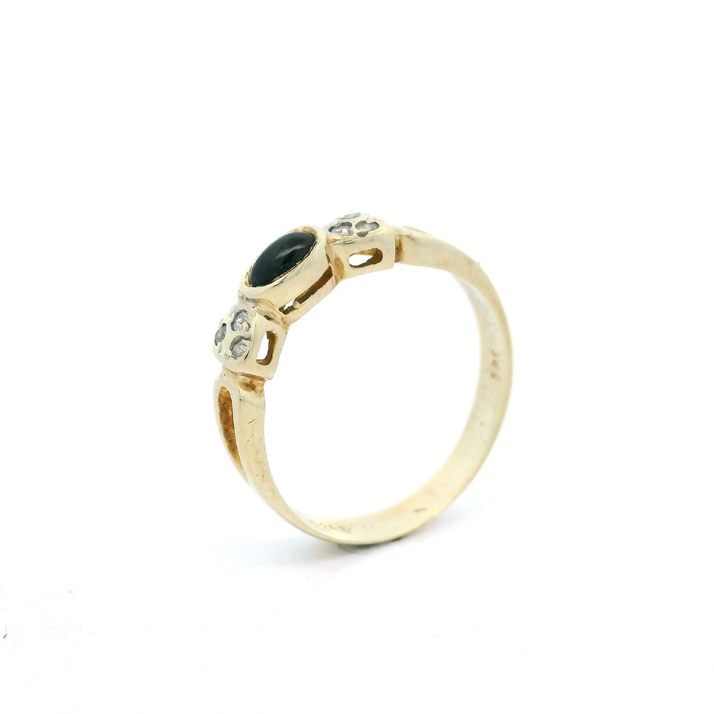 Ring Gelbgold mit blauem Cabochon und Zirkonia Ring Gelbgold mit blauem Cabochon und Zirkonia