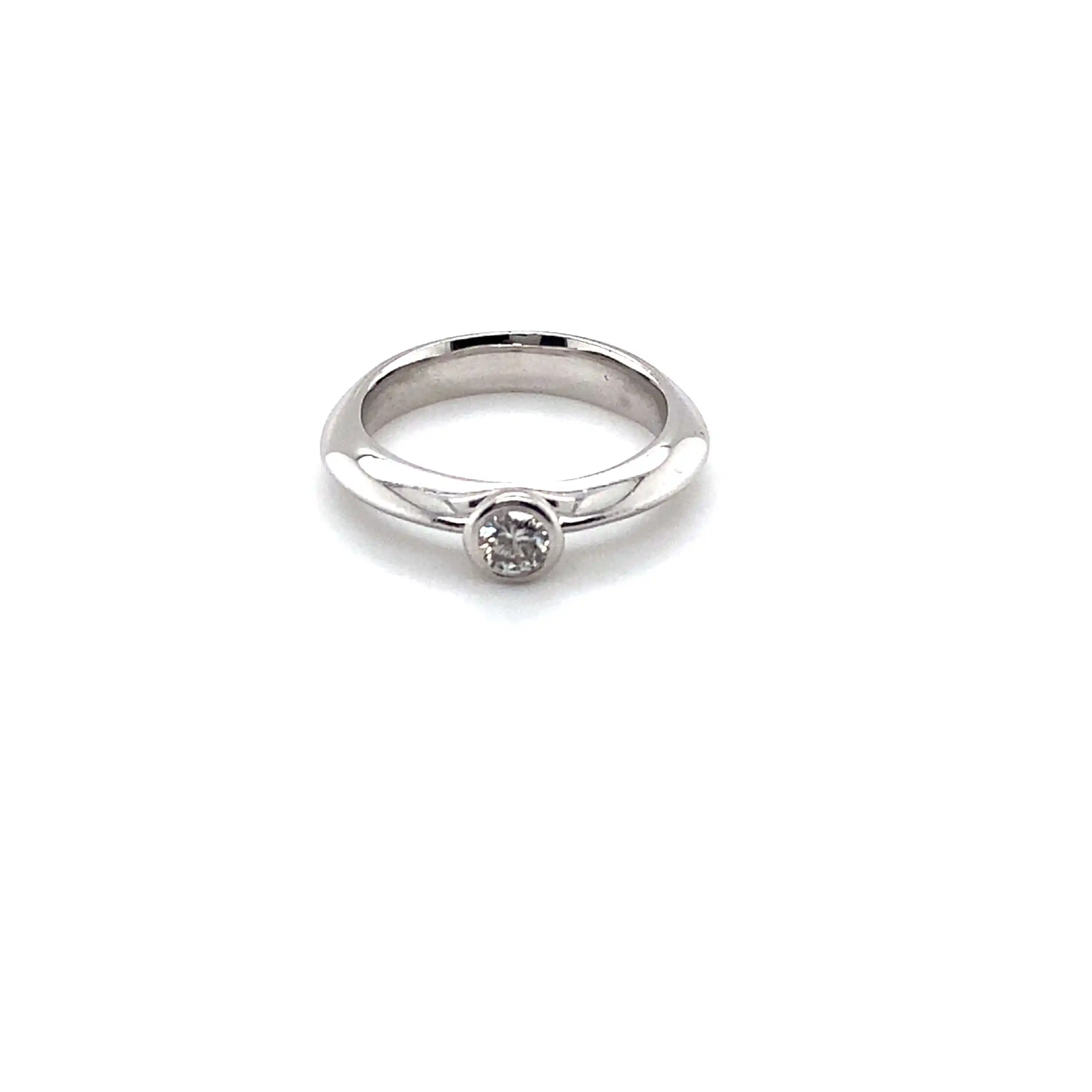 Ring mit Solitär Brillant, graviert mit 0,20ct Ring mit Solitär Brillant, graviert mit 0,20ct