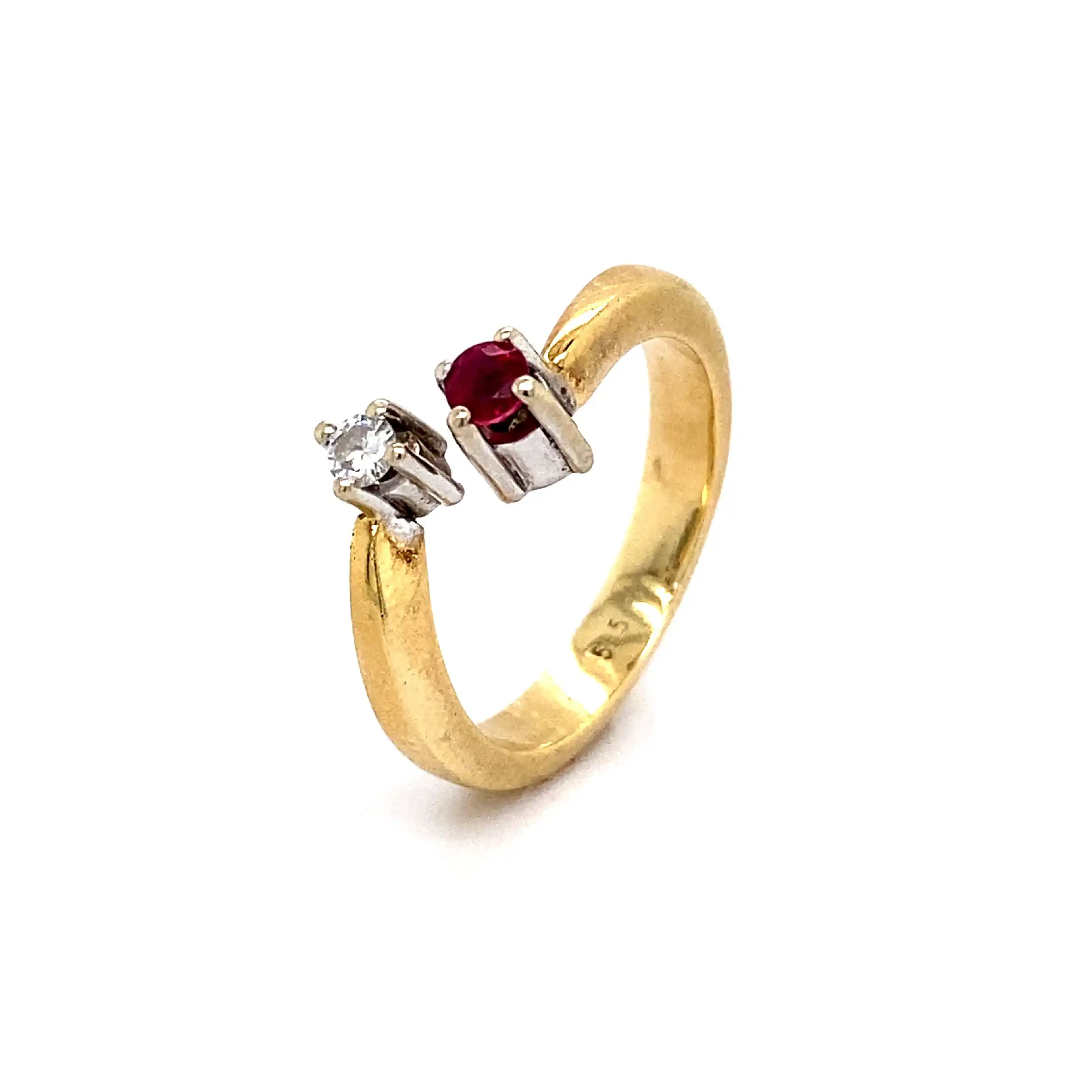 Ring Gelbgold mit rotem Farbstein und Brillant Ring Gelbgold mit rotem Farbstein und Brillant