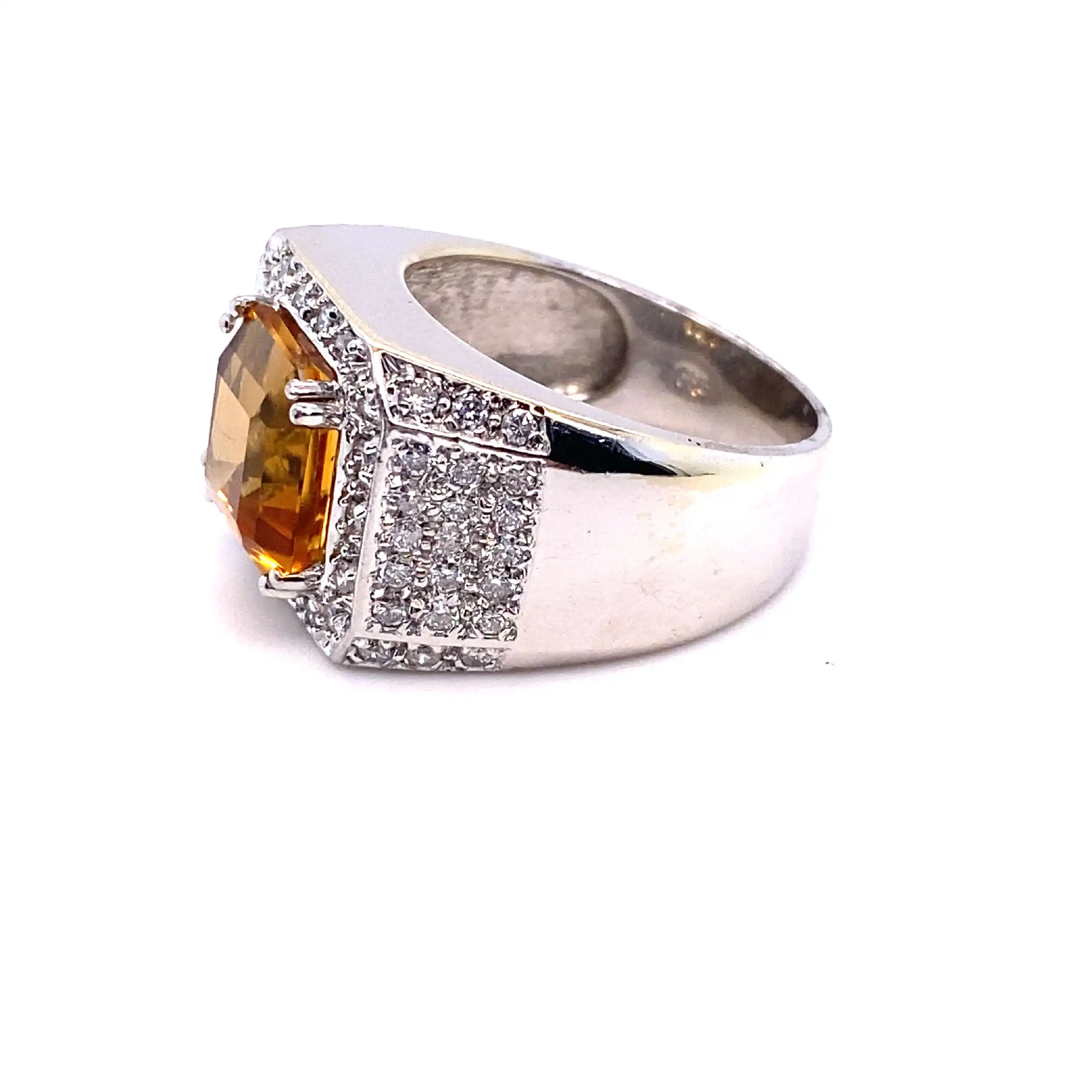 Herrenring mit Brillanten und Citrin Herrenring mit Brillanten und Citrin