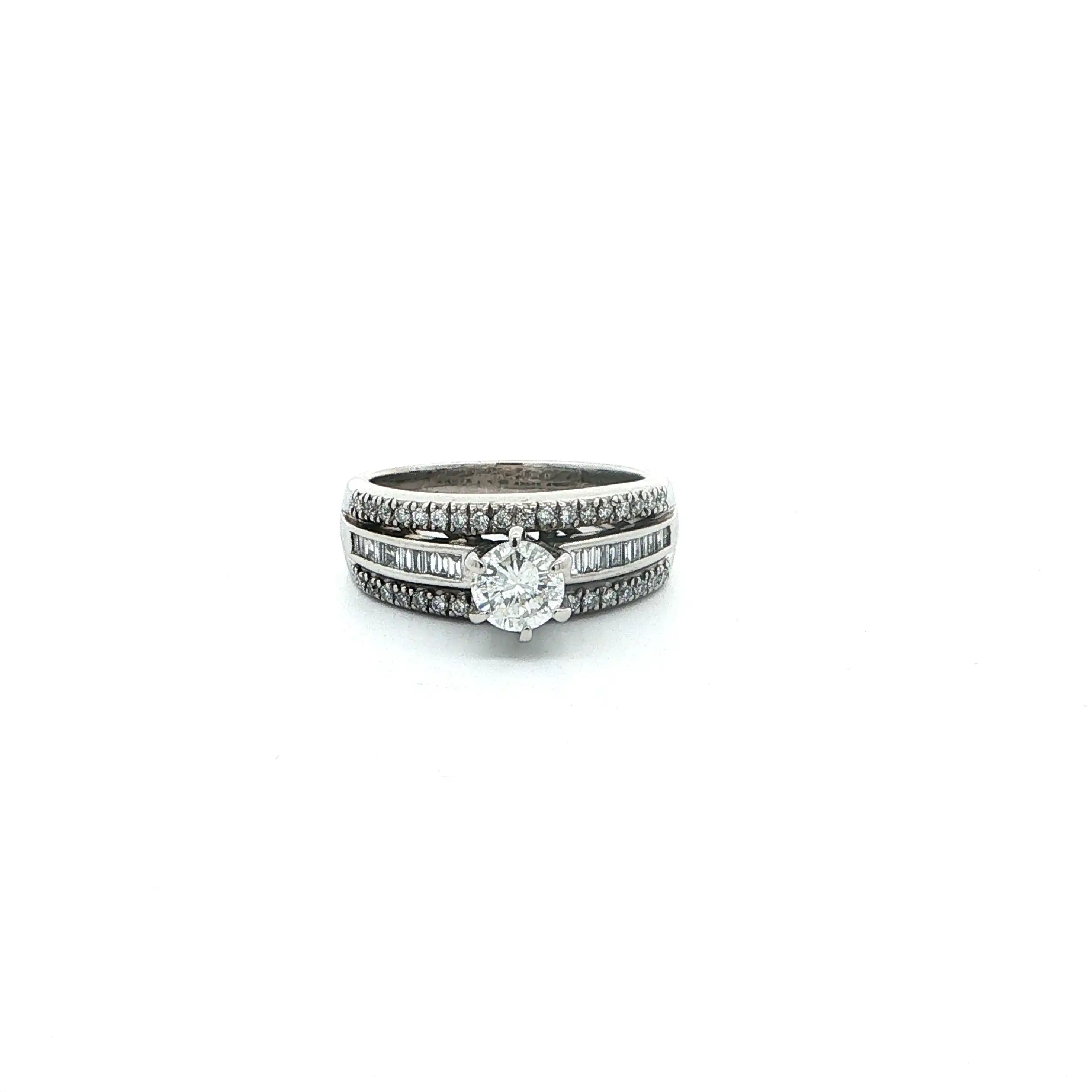 Ring Weißgold mit Brillanten, graviert mit 0,29ct. & 0,26ct. Ring Weißgold mit Brillanten, graviert mit 0,29ct. & 0,26ct.