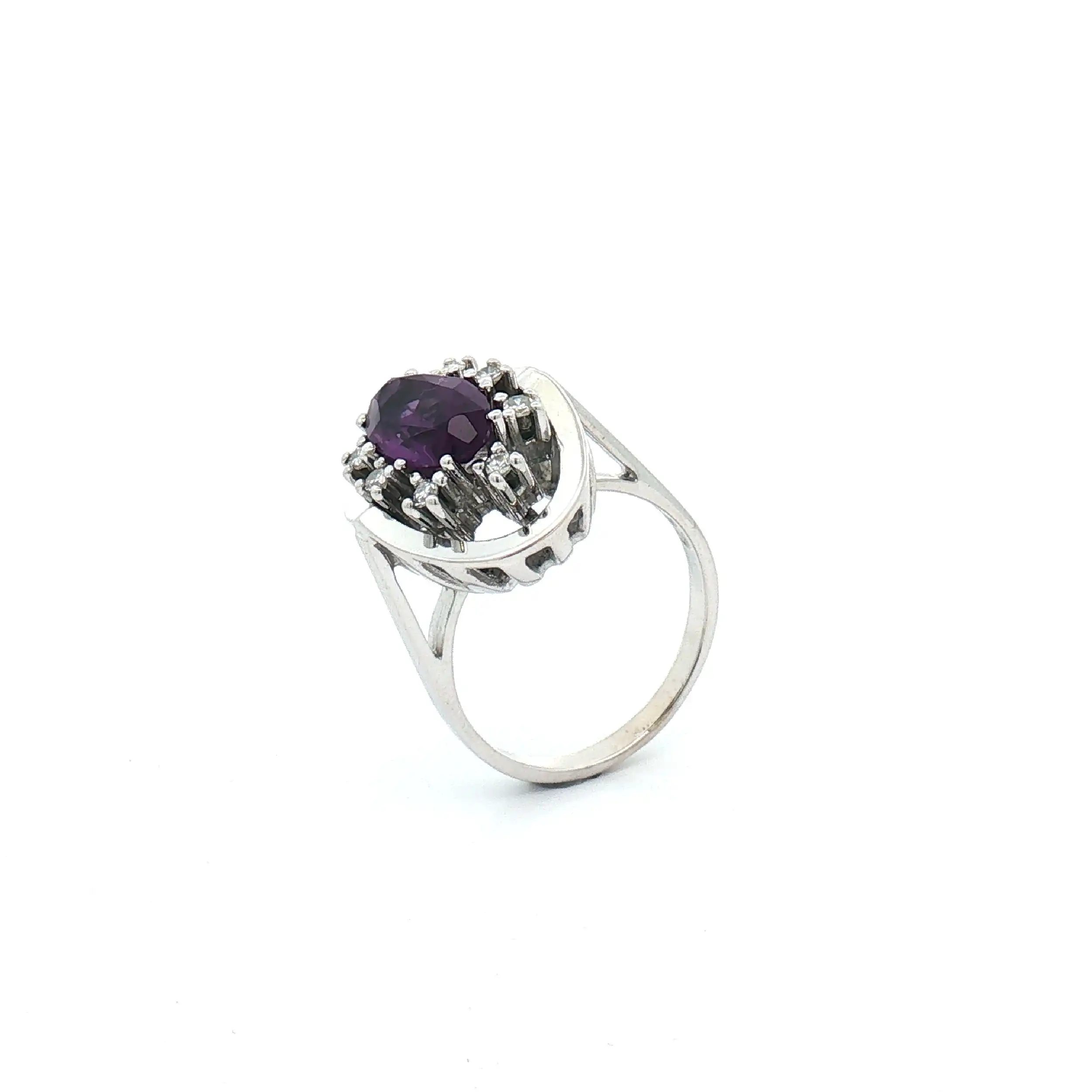 Ring Weißgold mit Diamanten und Amethyst Ring Weißgold mit Diamanten und Amethyst
