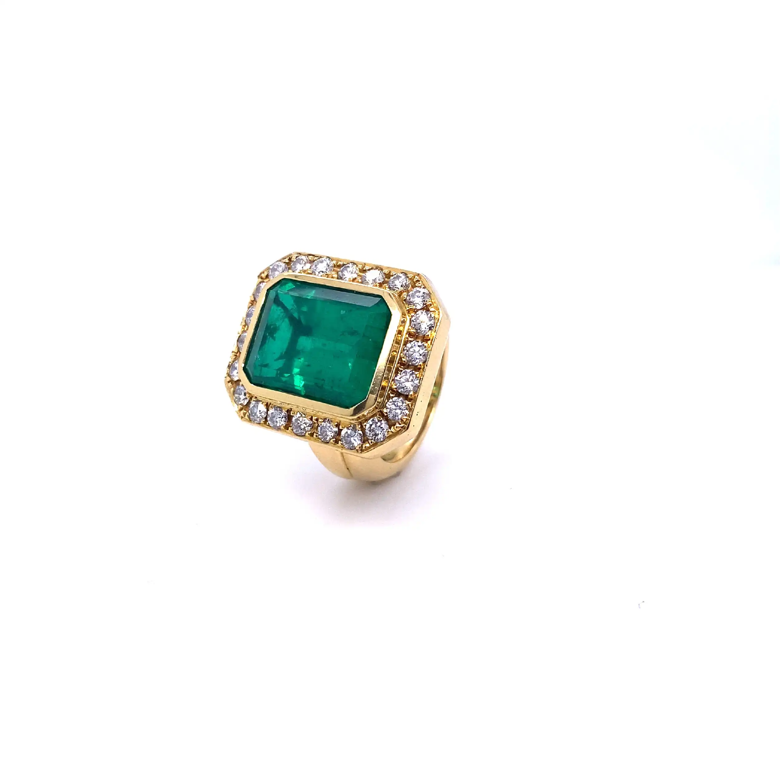 Ring Gelbgold mit Beryll Triplette und 22 Brillanten, graviert mit 1,4ct. Ring Gelbgold mit Beryll Triplette und 22 Brillanten, graviert mit 1,4ct.