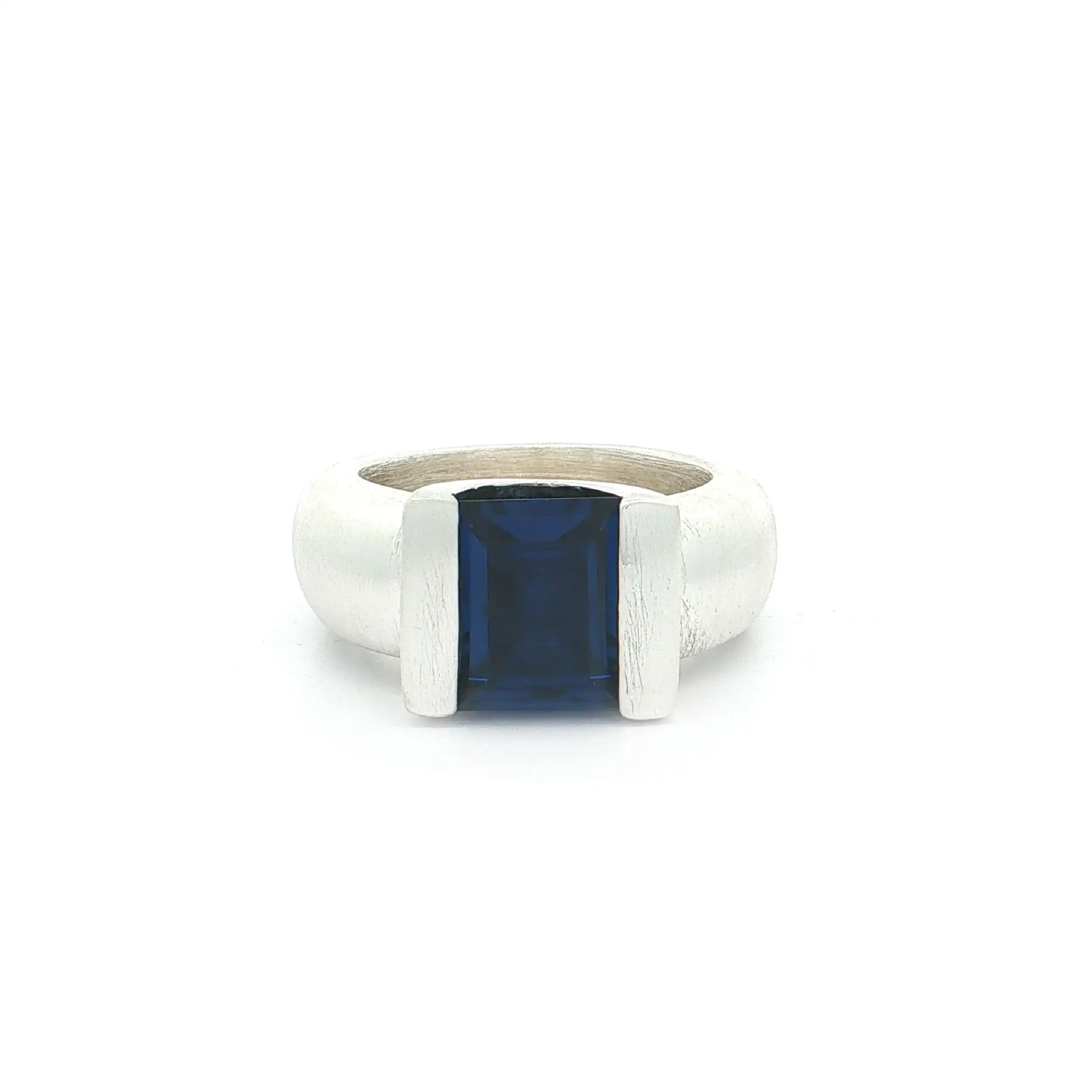 Ring Silber mit snythetischem Spinell Ring Silber mit snythetischem Spinell