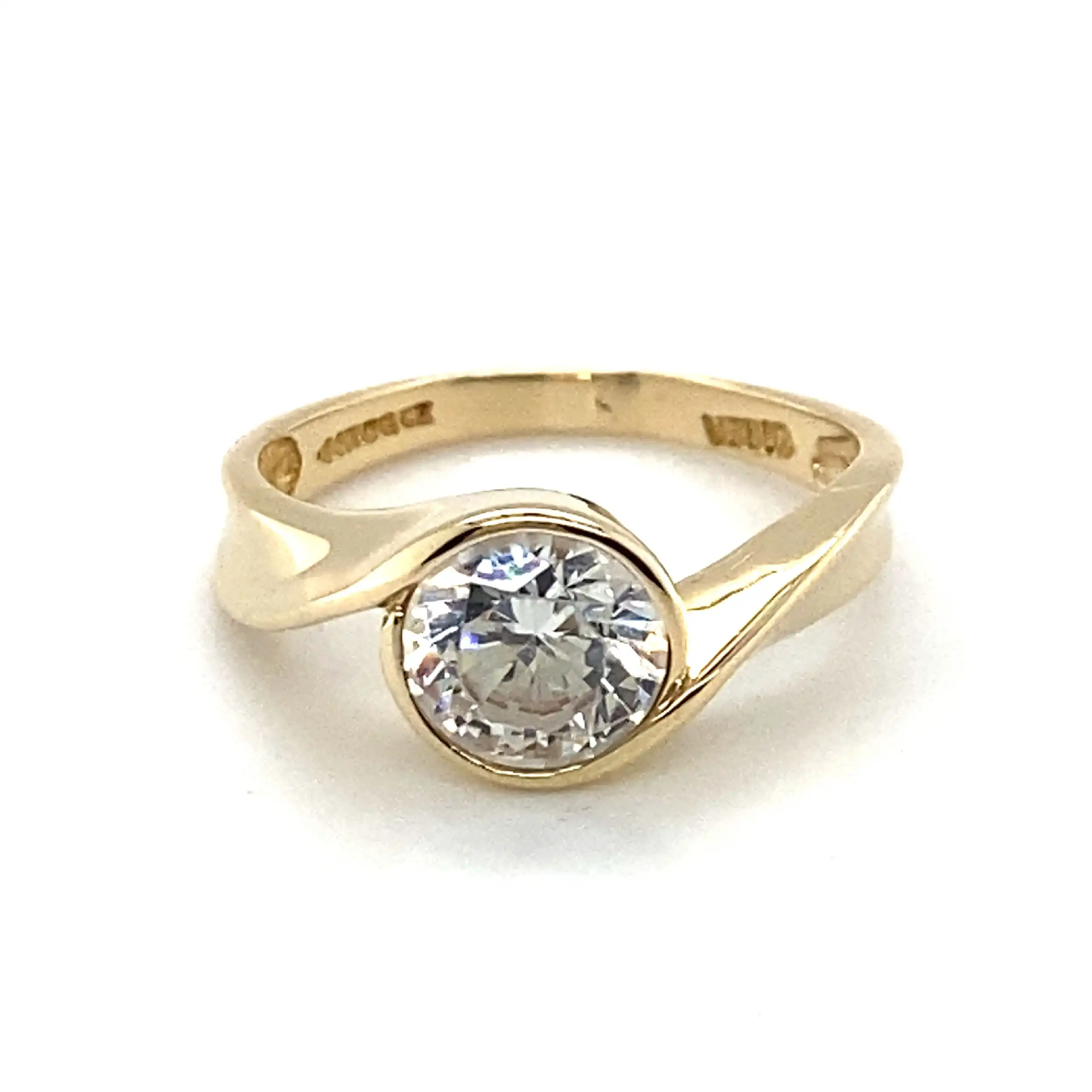 Ring mit Zirkonia Ring mit Zirkonia