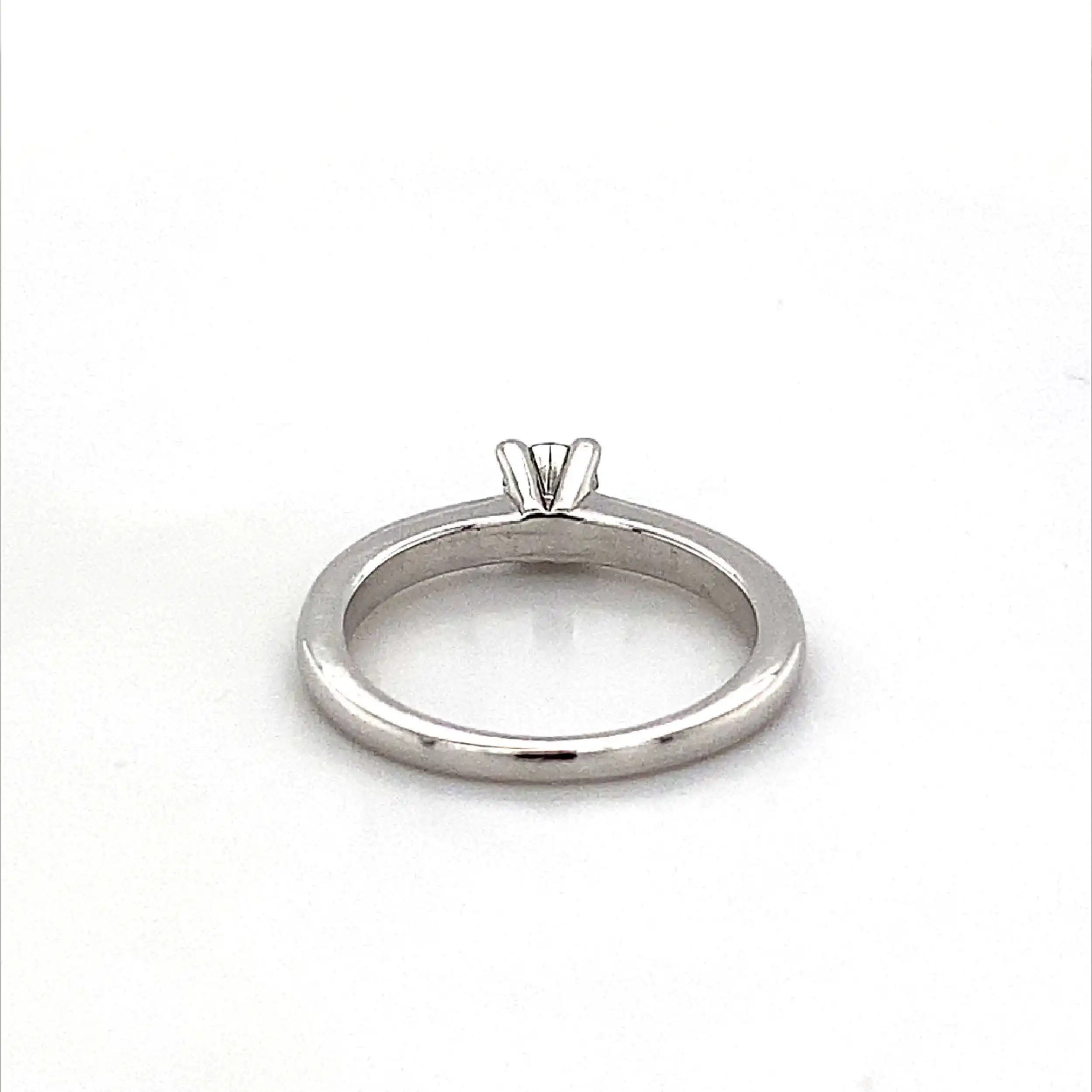 Ring Weißgold mit Brillant Ring Weißgold mit Brillant