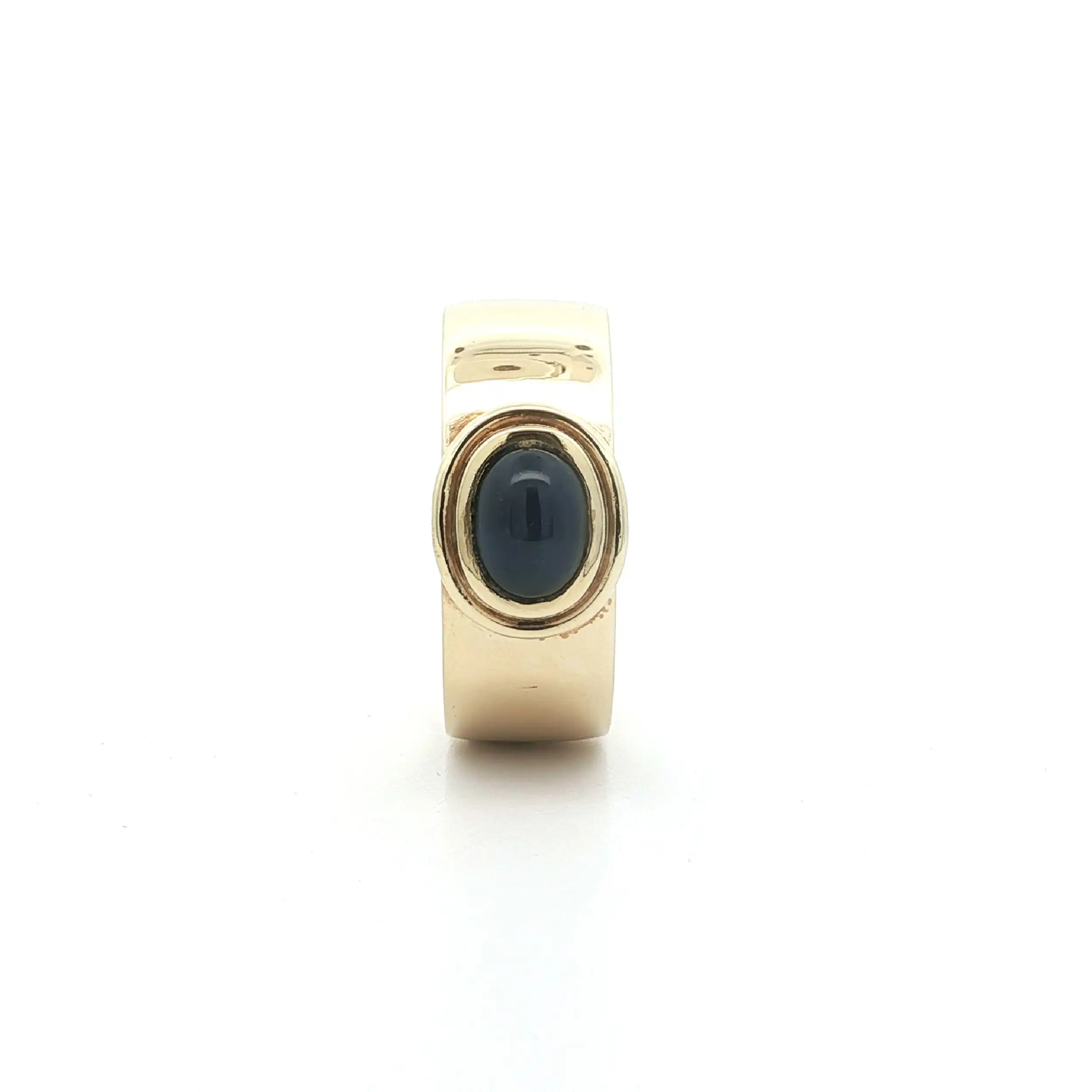 Ring Gelbgold mit Saphir Cabochon Ring Gelbgold mit Saphir Cabochon